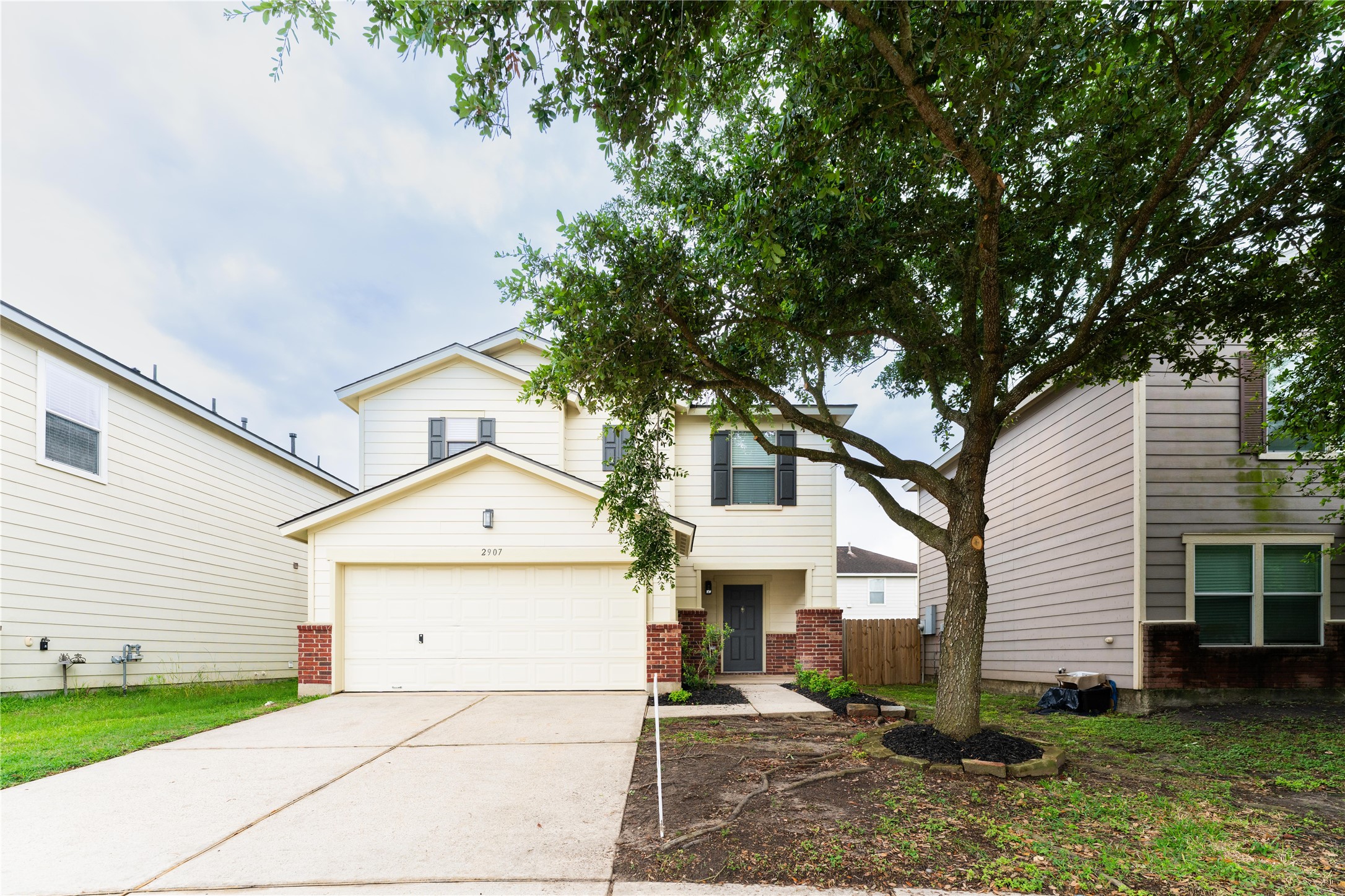 2907 Valiant Scene Court Property Photo