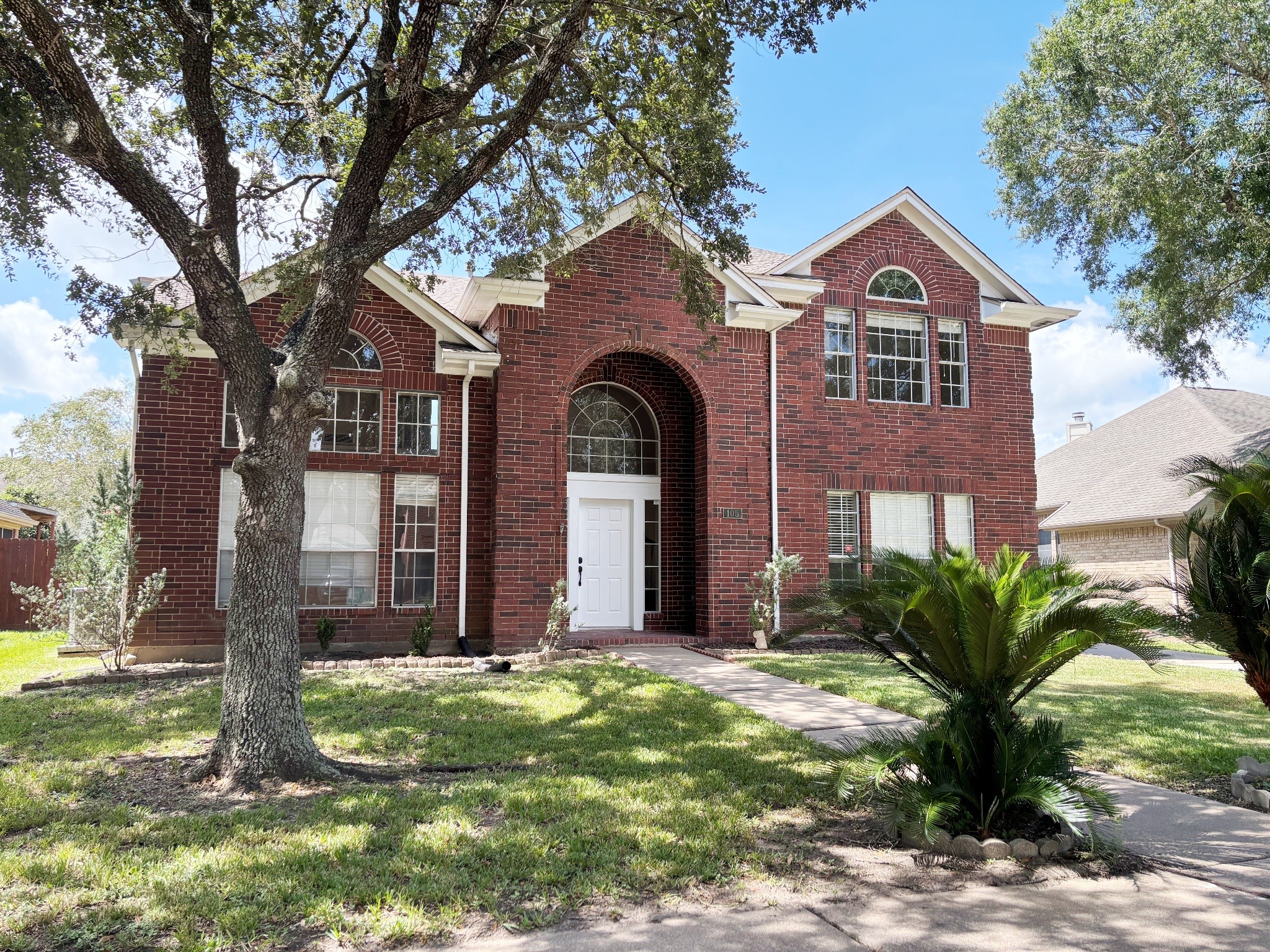 105 Crimson Bay Drive Property Photo 1