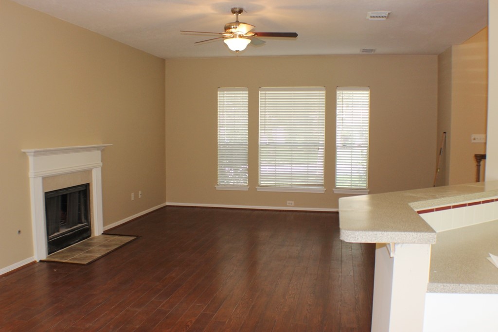 105 Crimson Bay Drive Property Photo 2