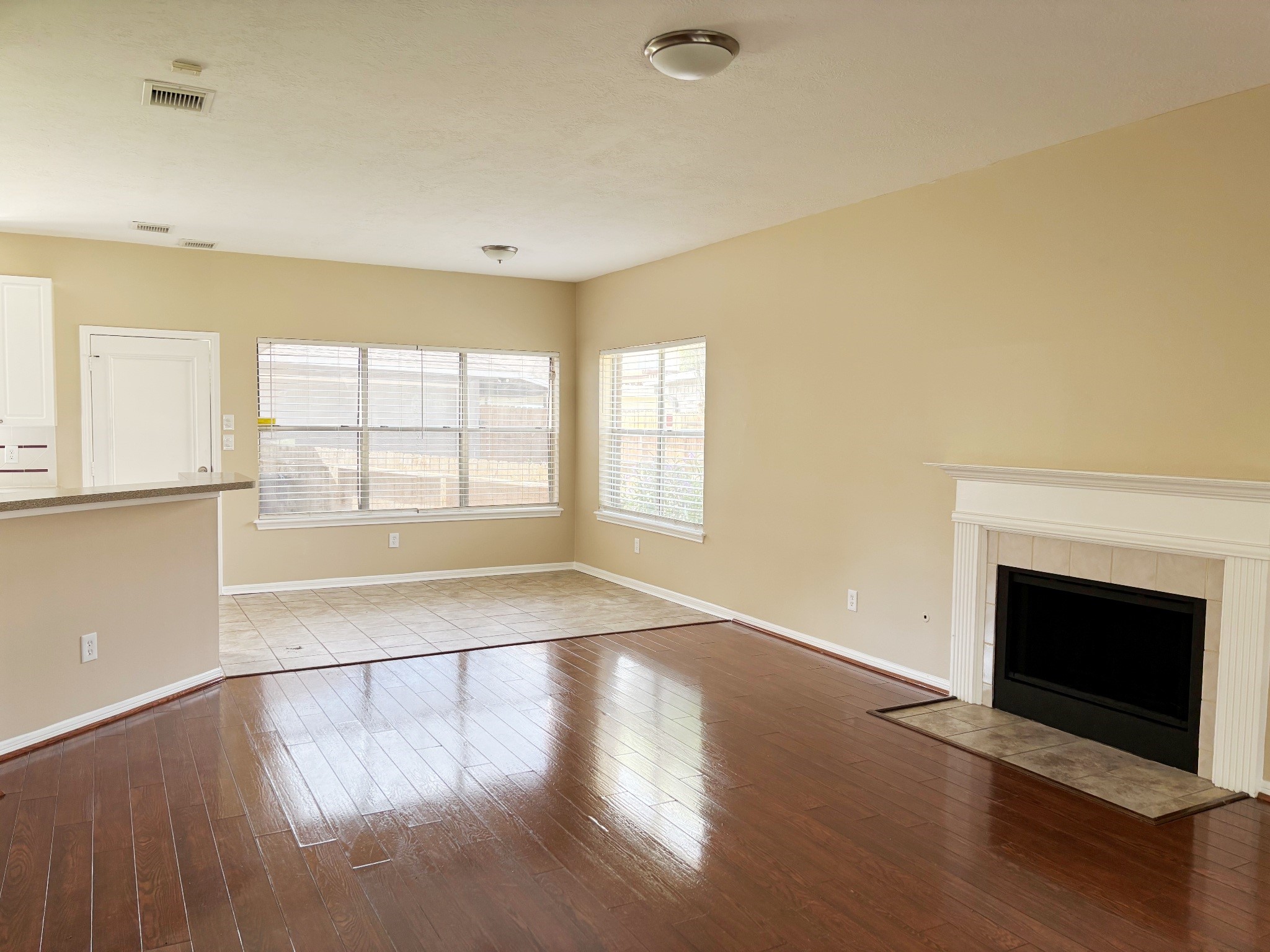 105 Crimson Bay Drive Property Photo 4