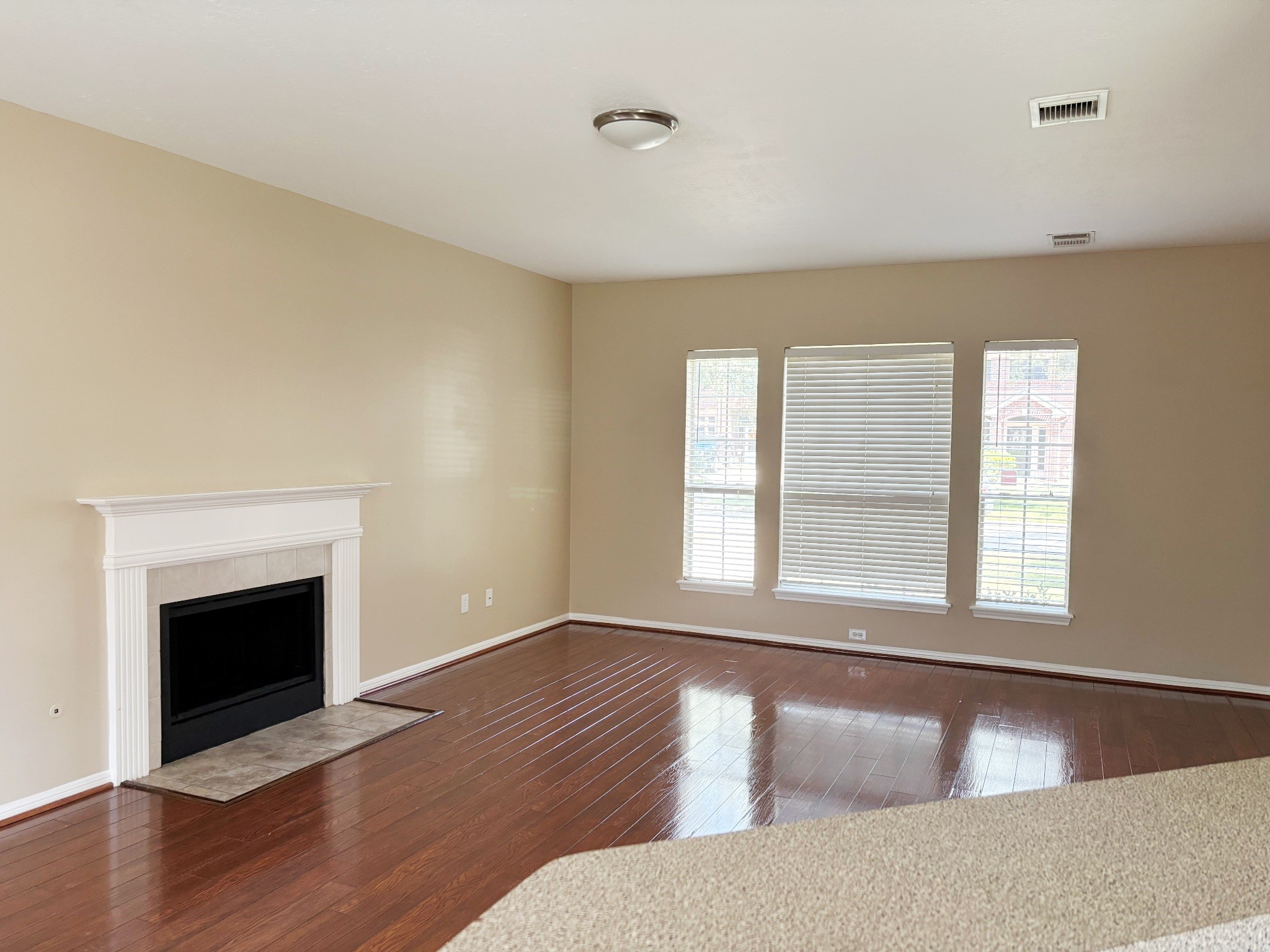105 Crimson Bay Drive Property Photo 5