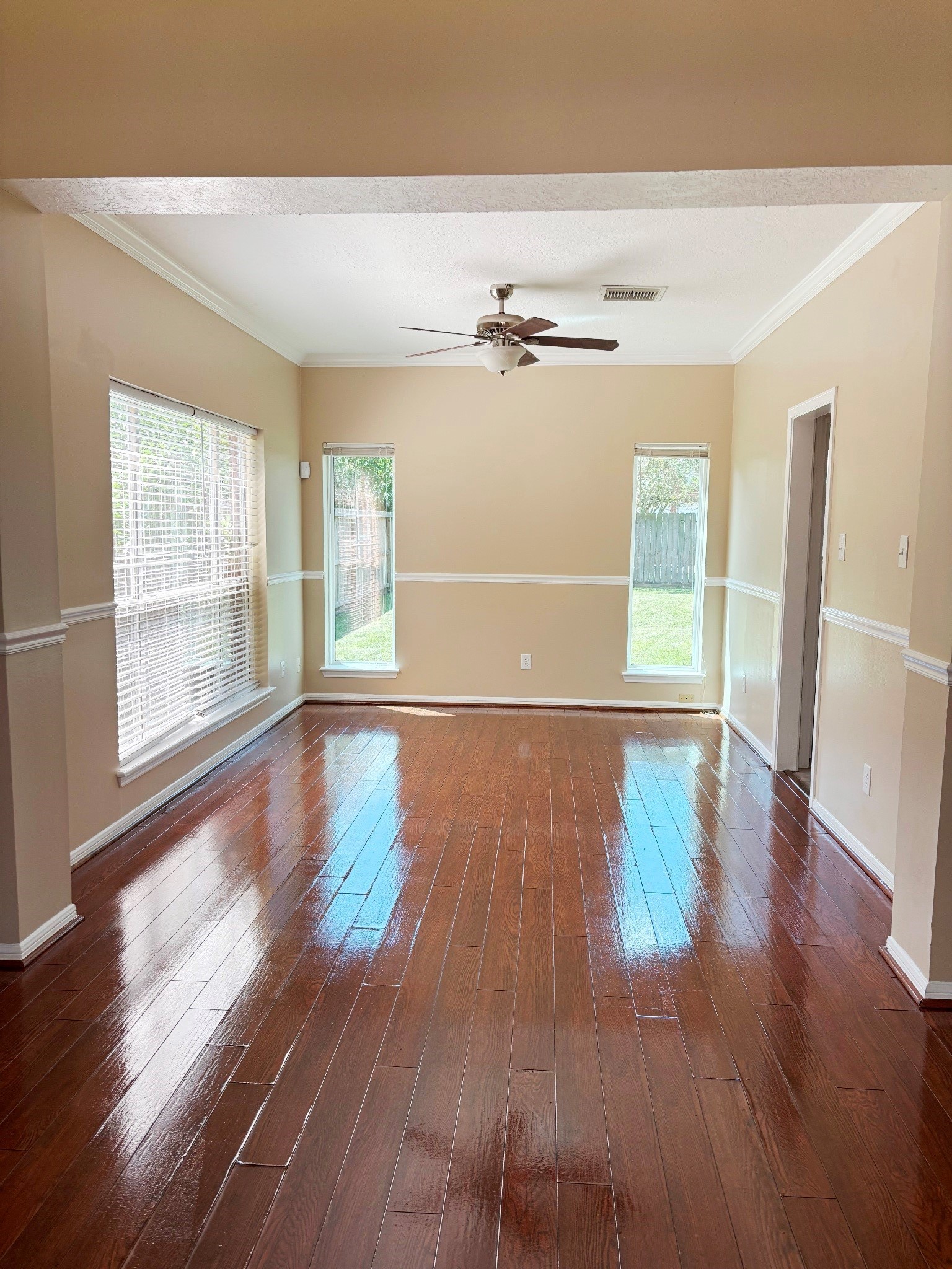 105 Crimson Bay Drive Property Photo 6