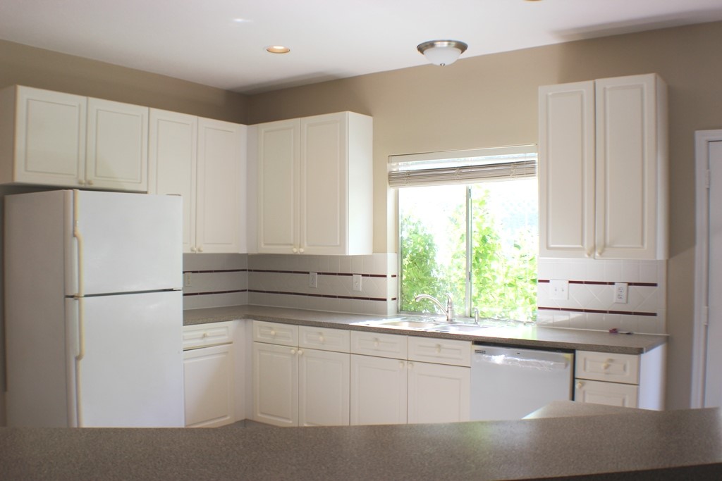 105 Crimson Bay Drive Property Photo 9