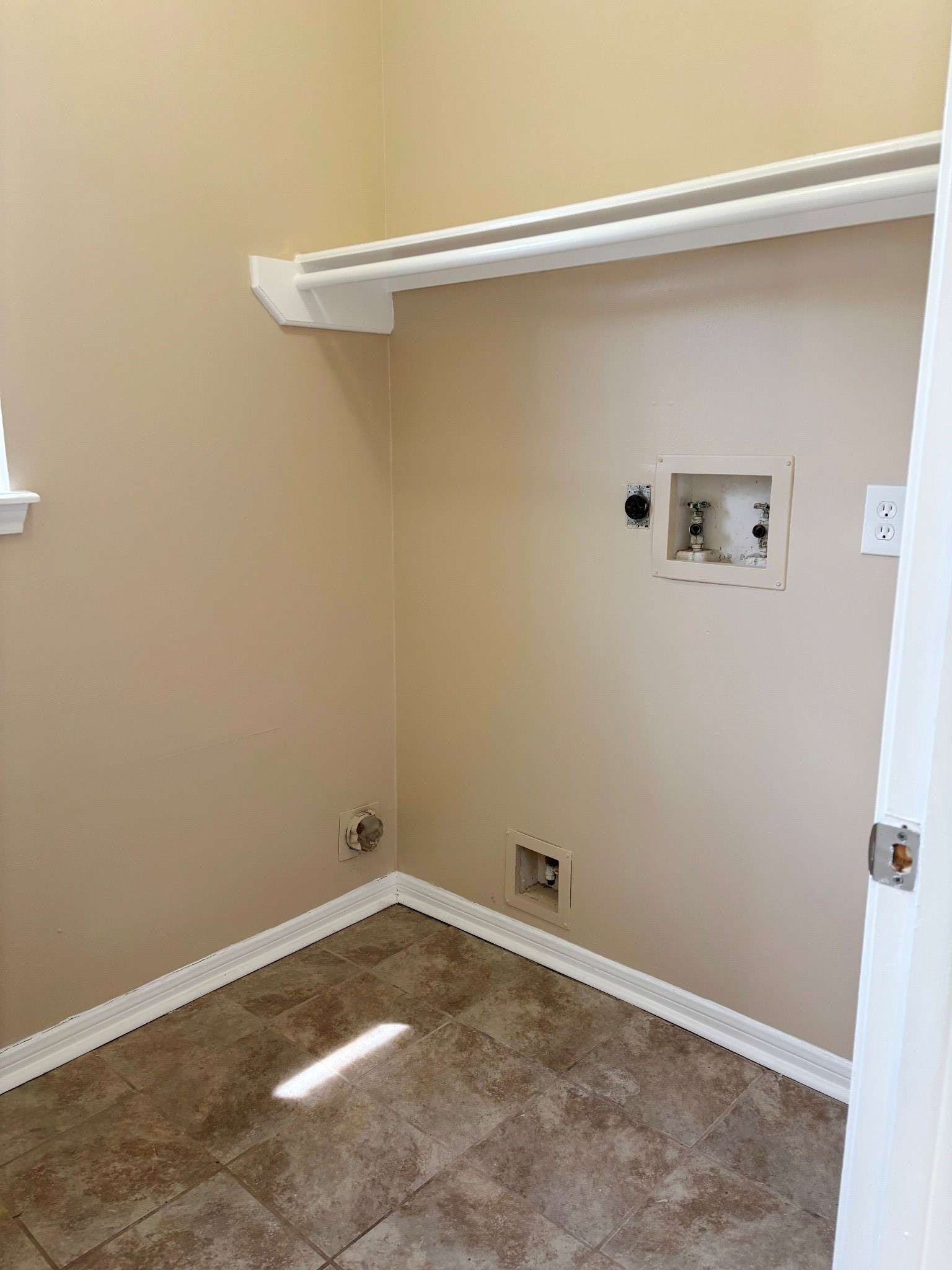 105 Crimson Bay Drive Property Photo 10