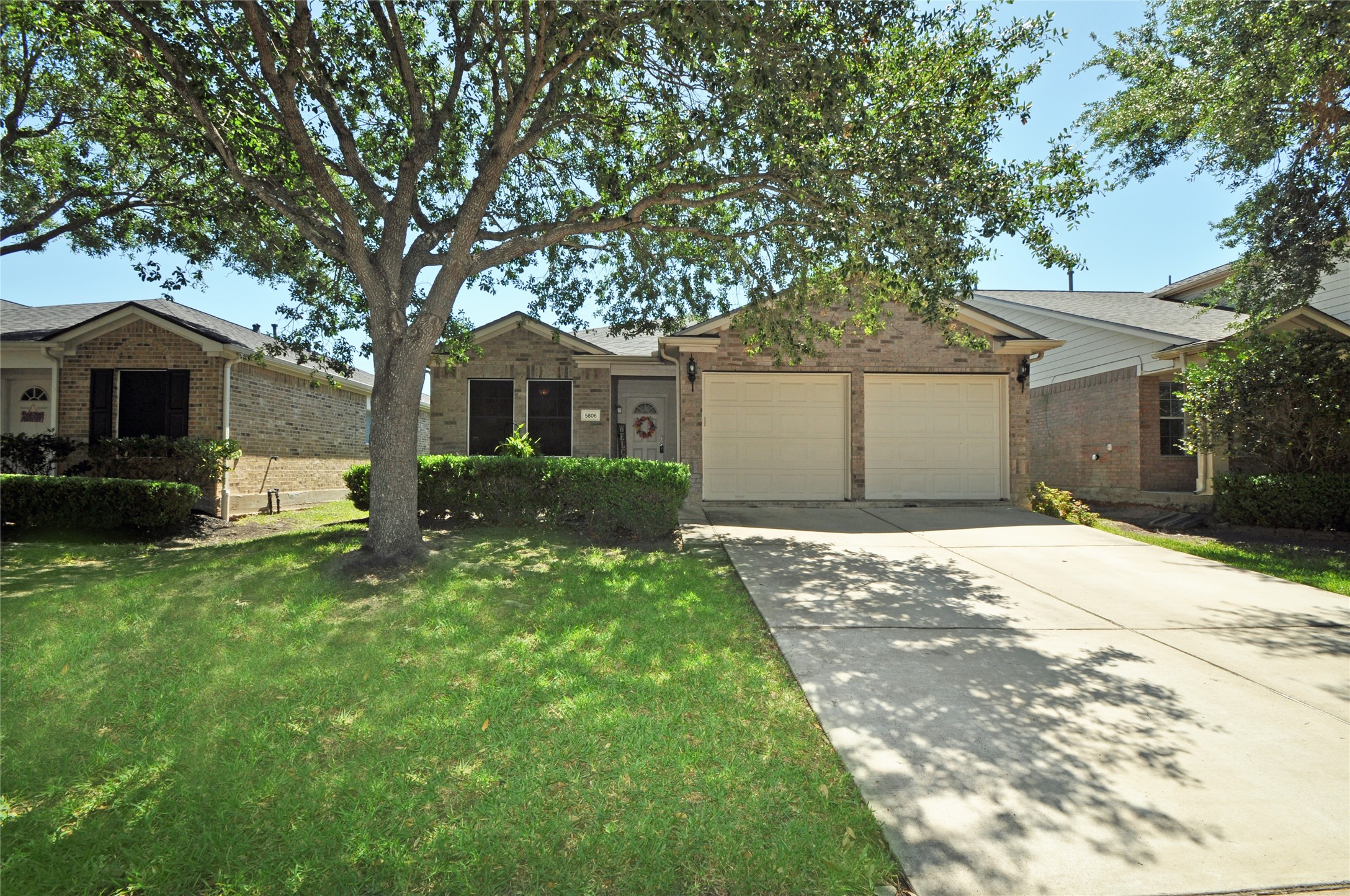5806 Spring Sunrise Drive Property Photo 1