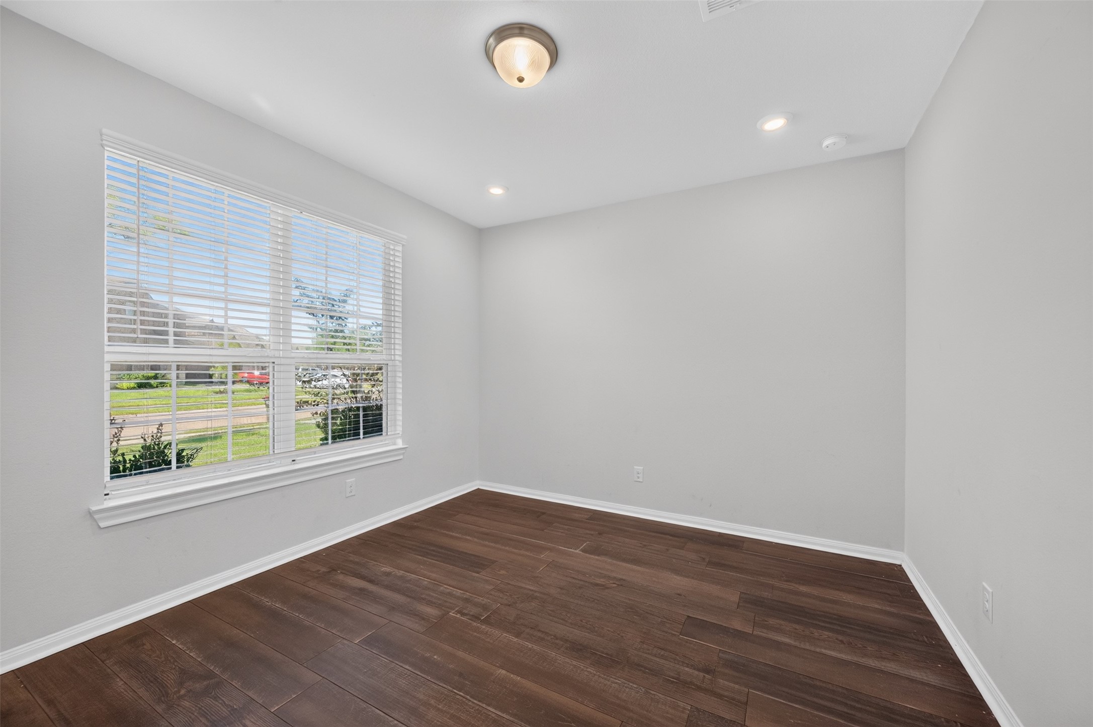 10505 Clouds Rest Drive Property Photo 3