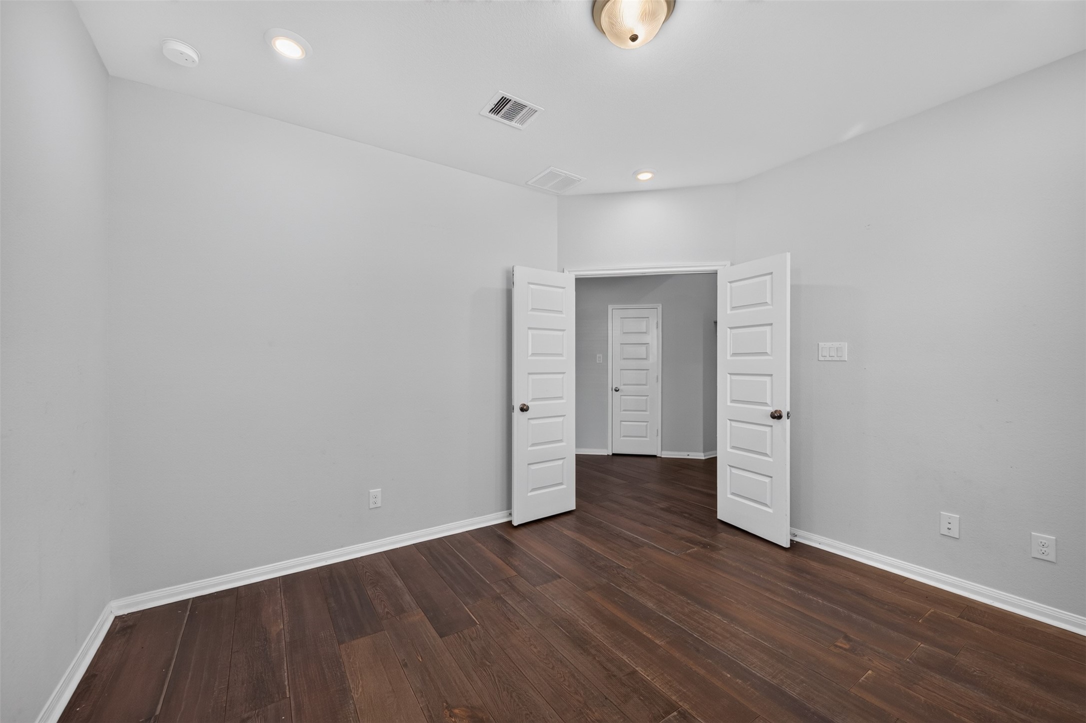 10505 Clouds Rest Drive Property Photo 4