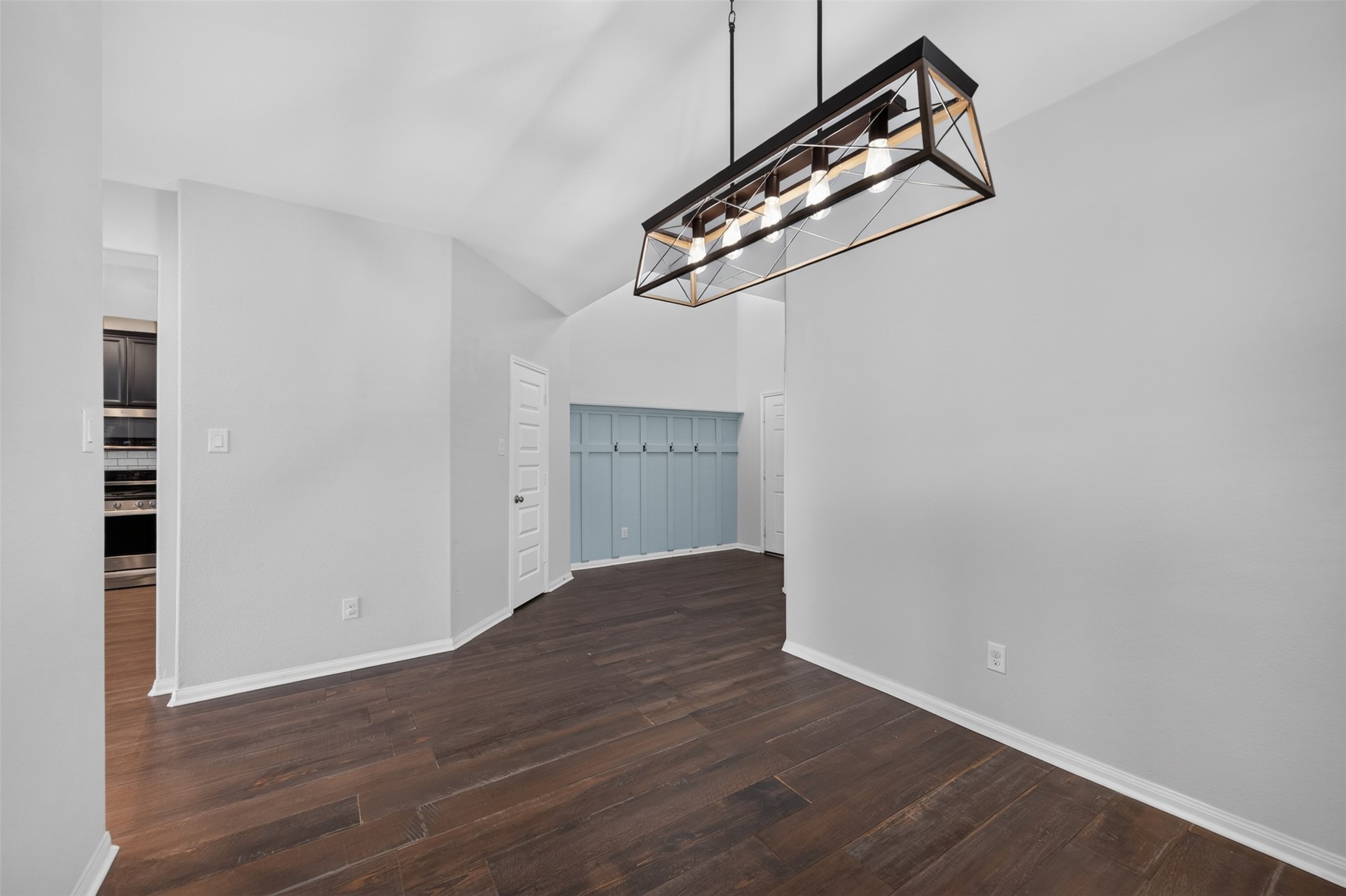 10505 Clouds Rest Drive Property Photo 6