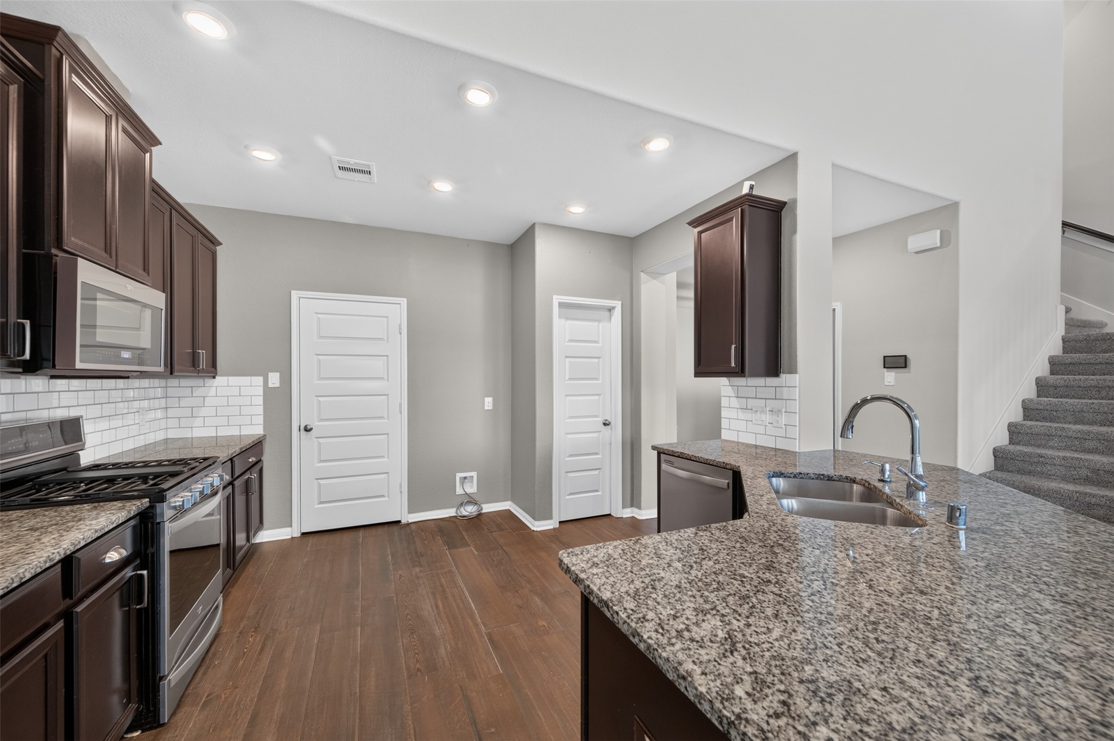 10505 Clouds Rest Drive Property Photo 13