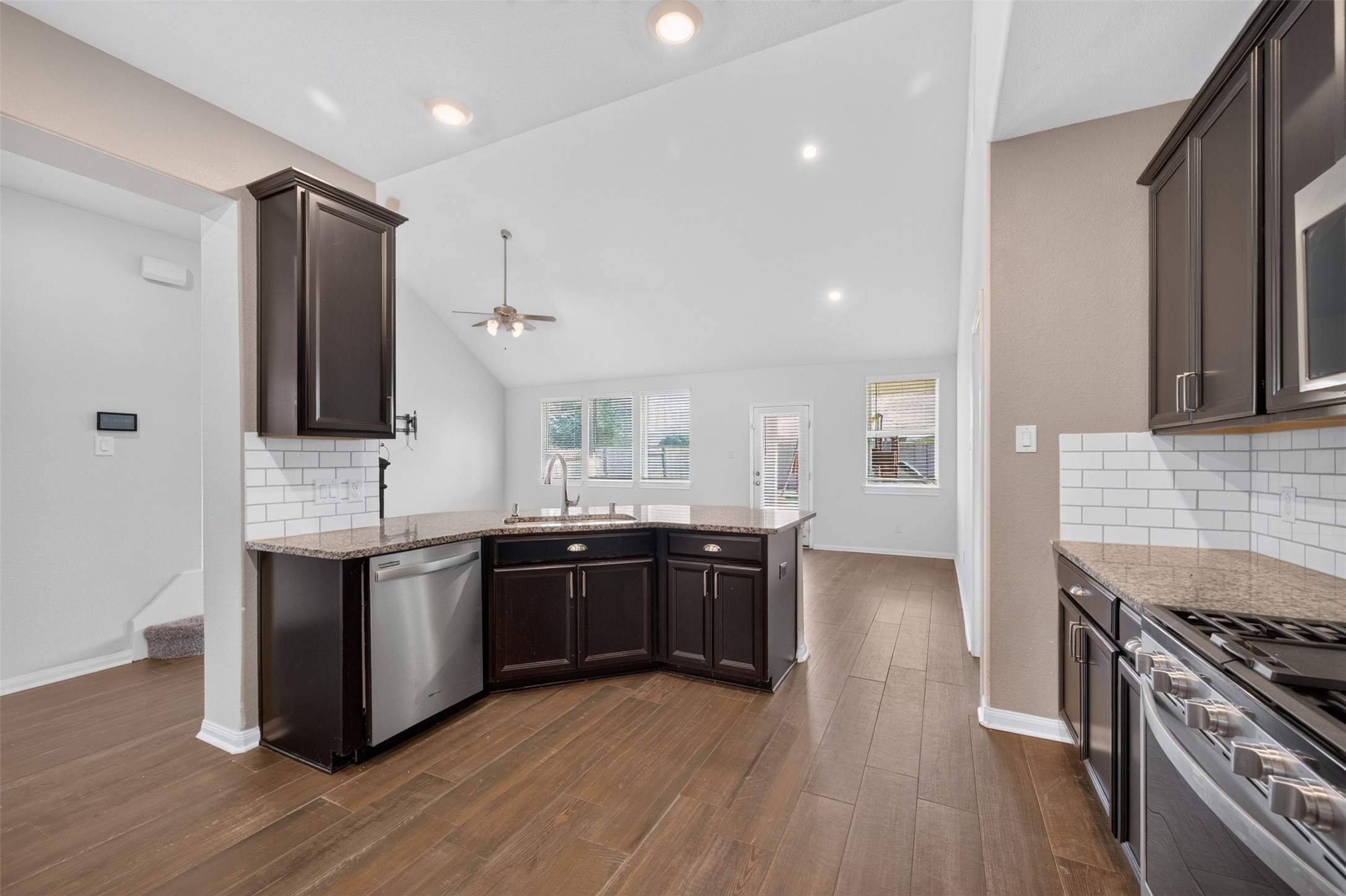 10505 Clouds Rest Drive Property Photo 15