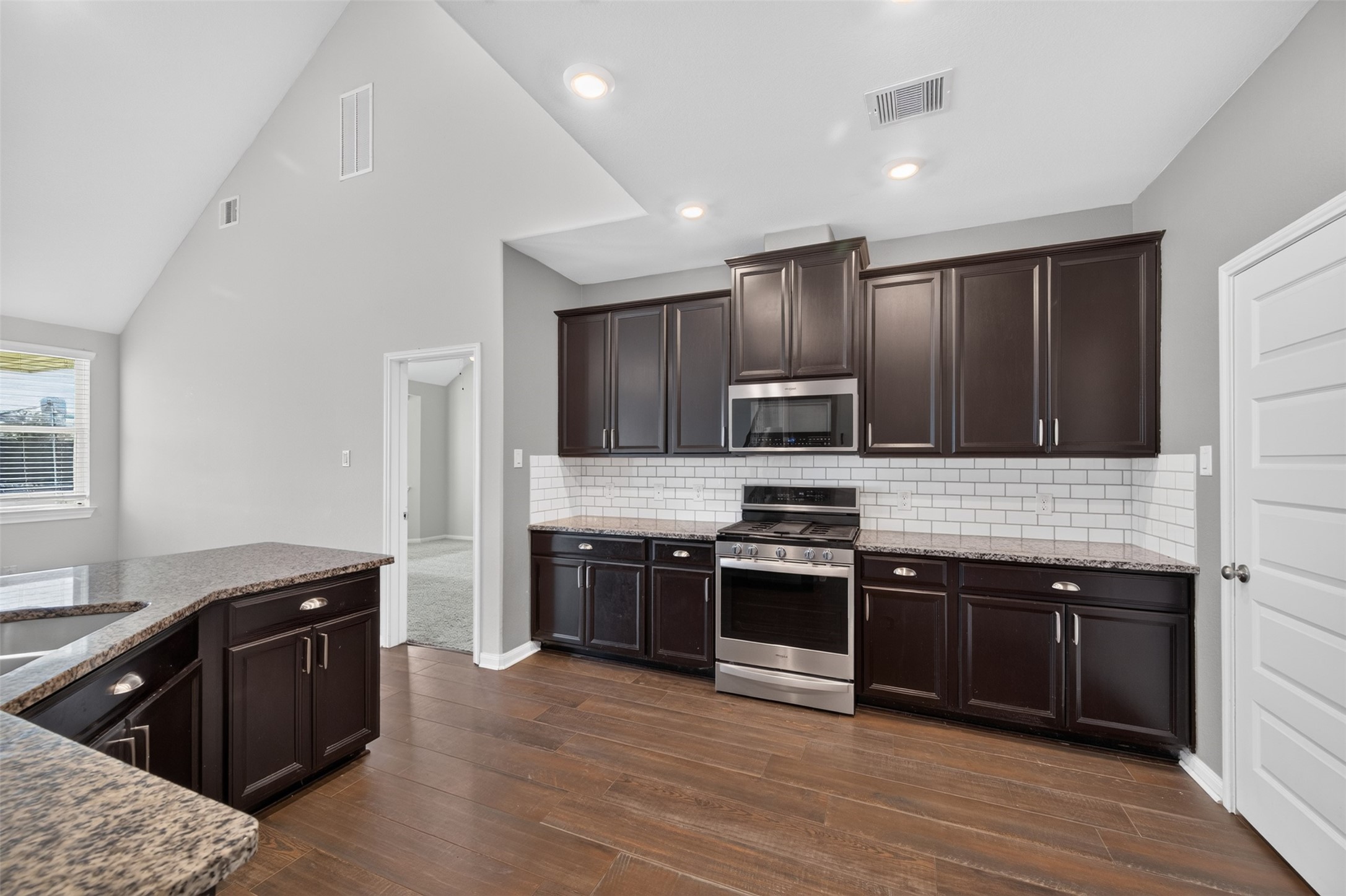 10505 Clouds Rest Drive Property Photo 17