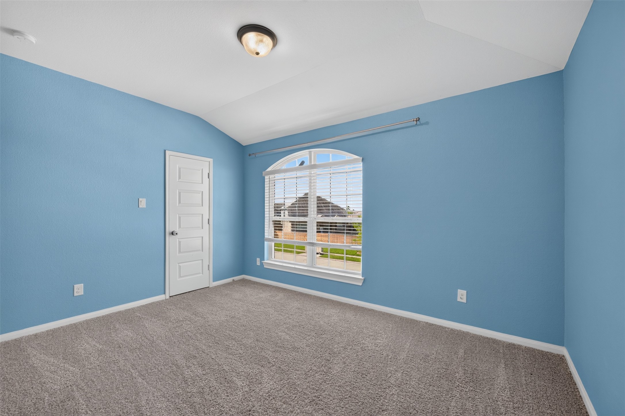 10505 Clouds Rest Drive Property Photo 33