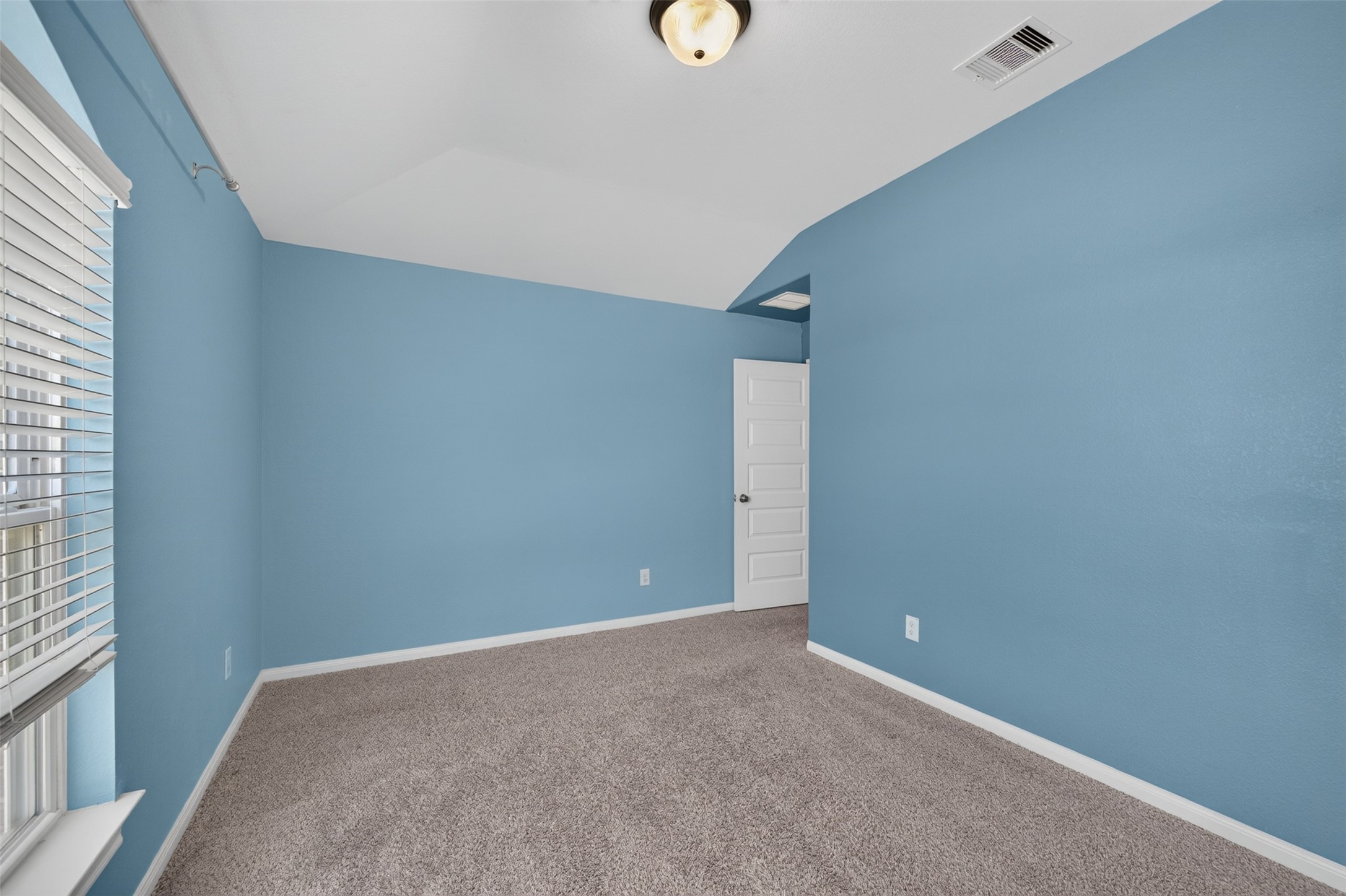 10505 Clouds Rest Drive Property Photo 34