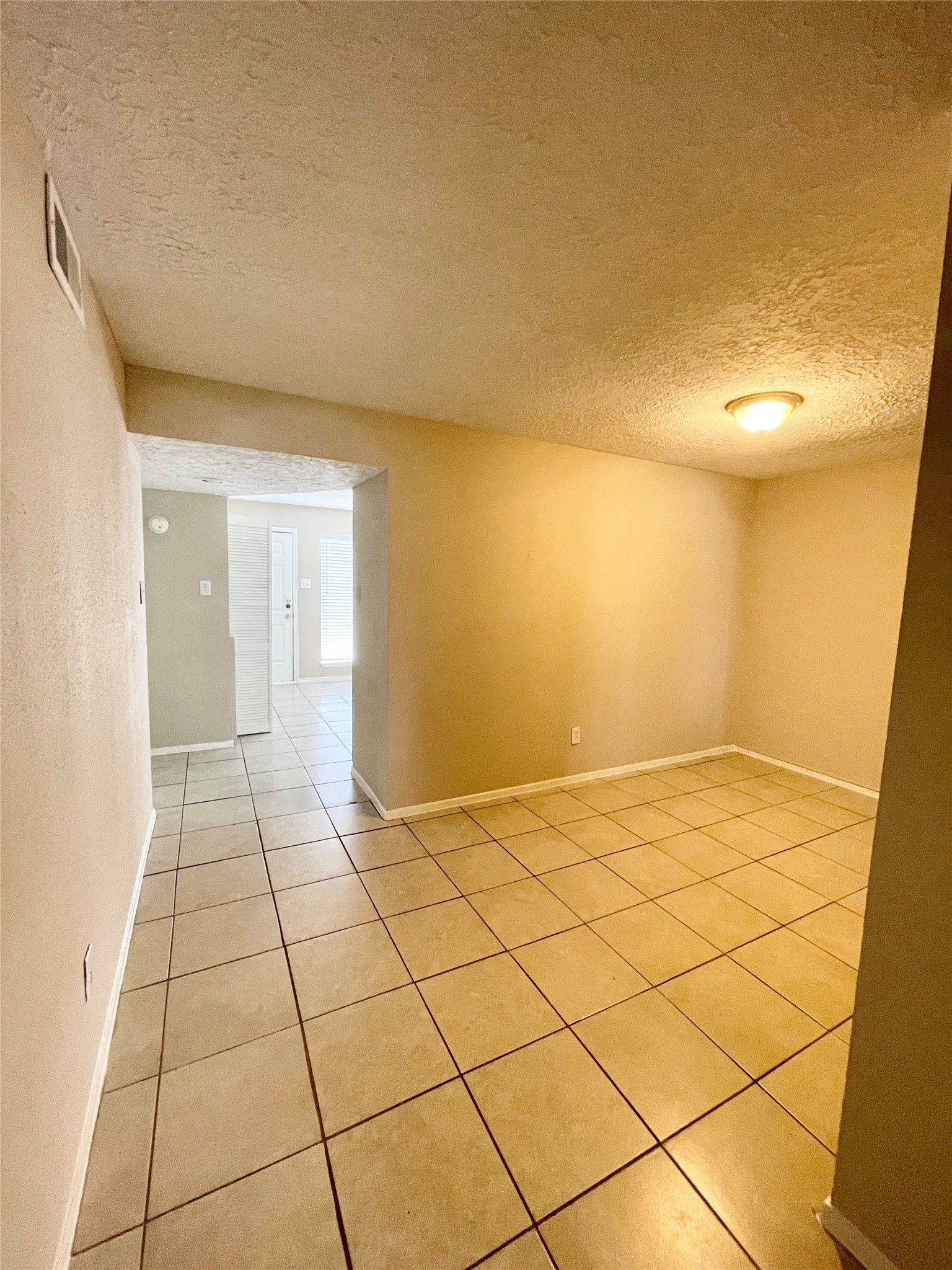 19319 Lazy Valley Drive Property Photo 6