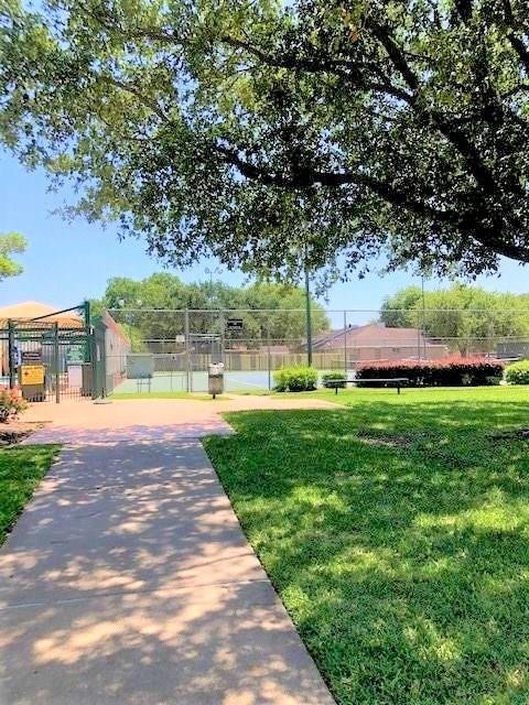 19319 Lazy Valley Drive Property Photo 26