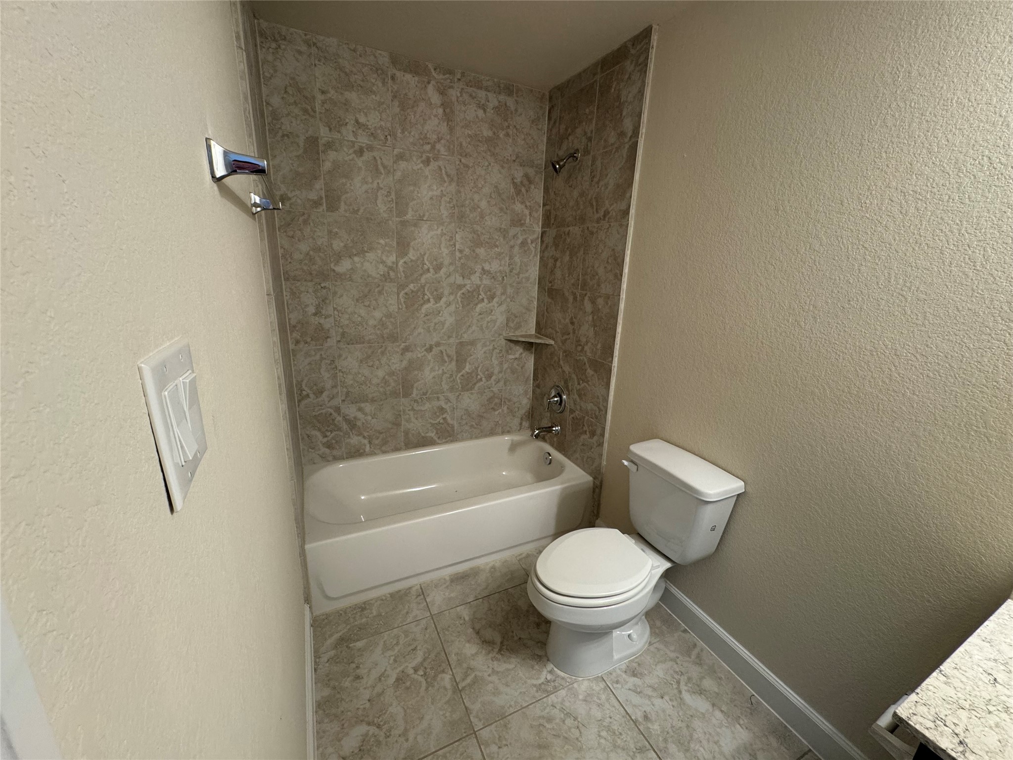 10716 Addicks Oaks Property Photo 4