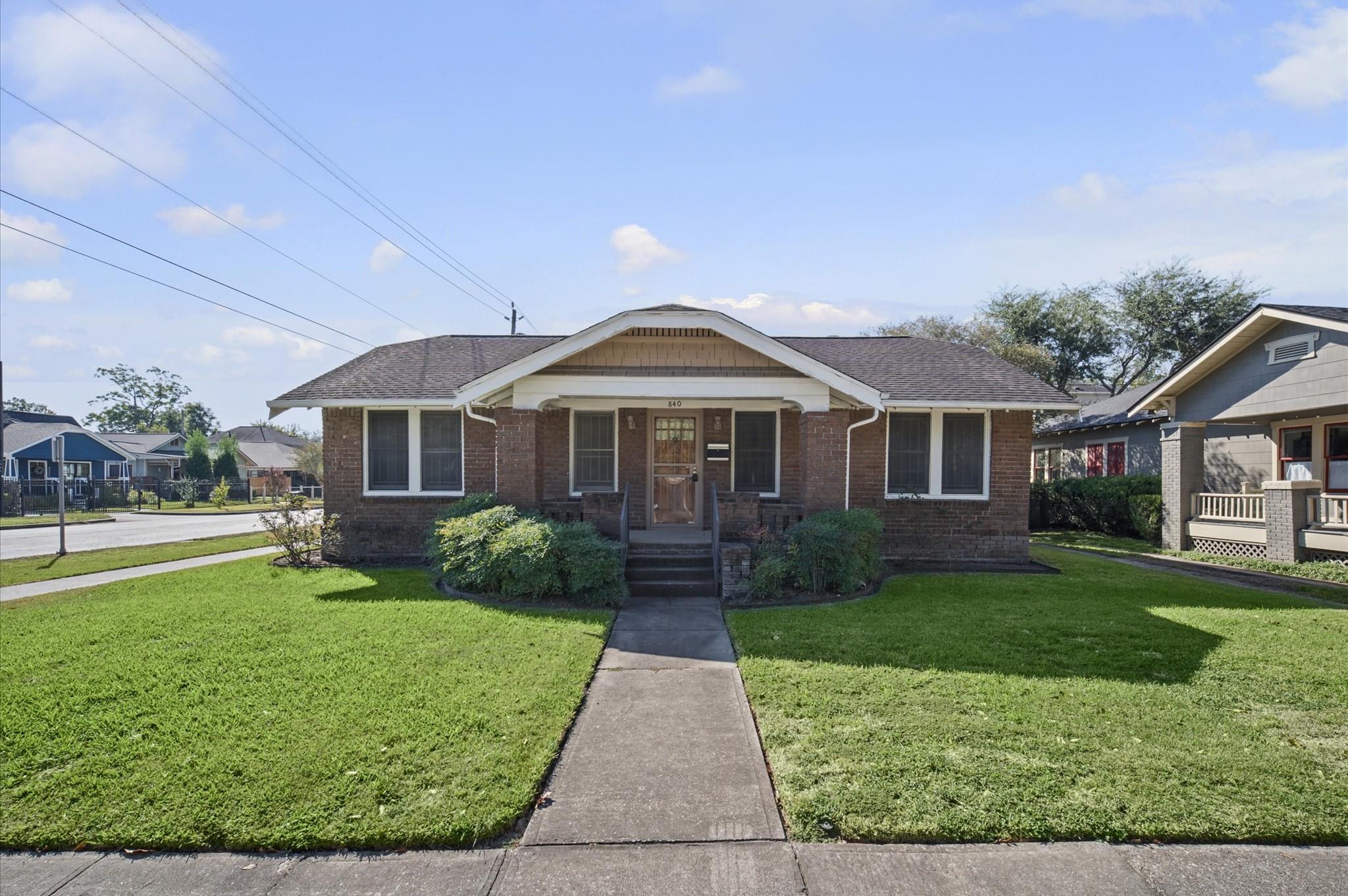 840 Le Green Street, Houston Tx 77008 Property Photo 1