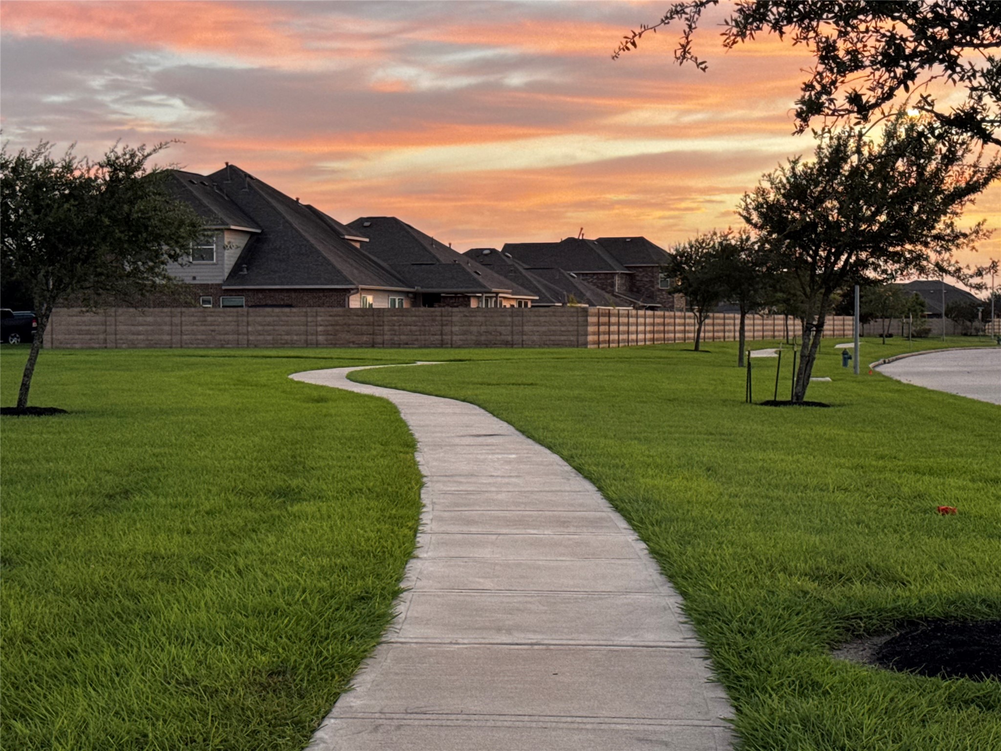 1819 Opal Peach Drive Property Photo 3