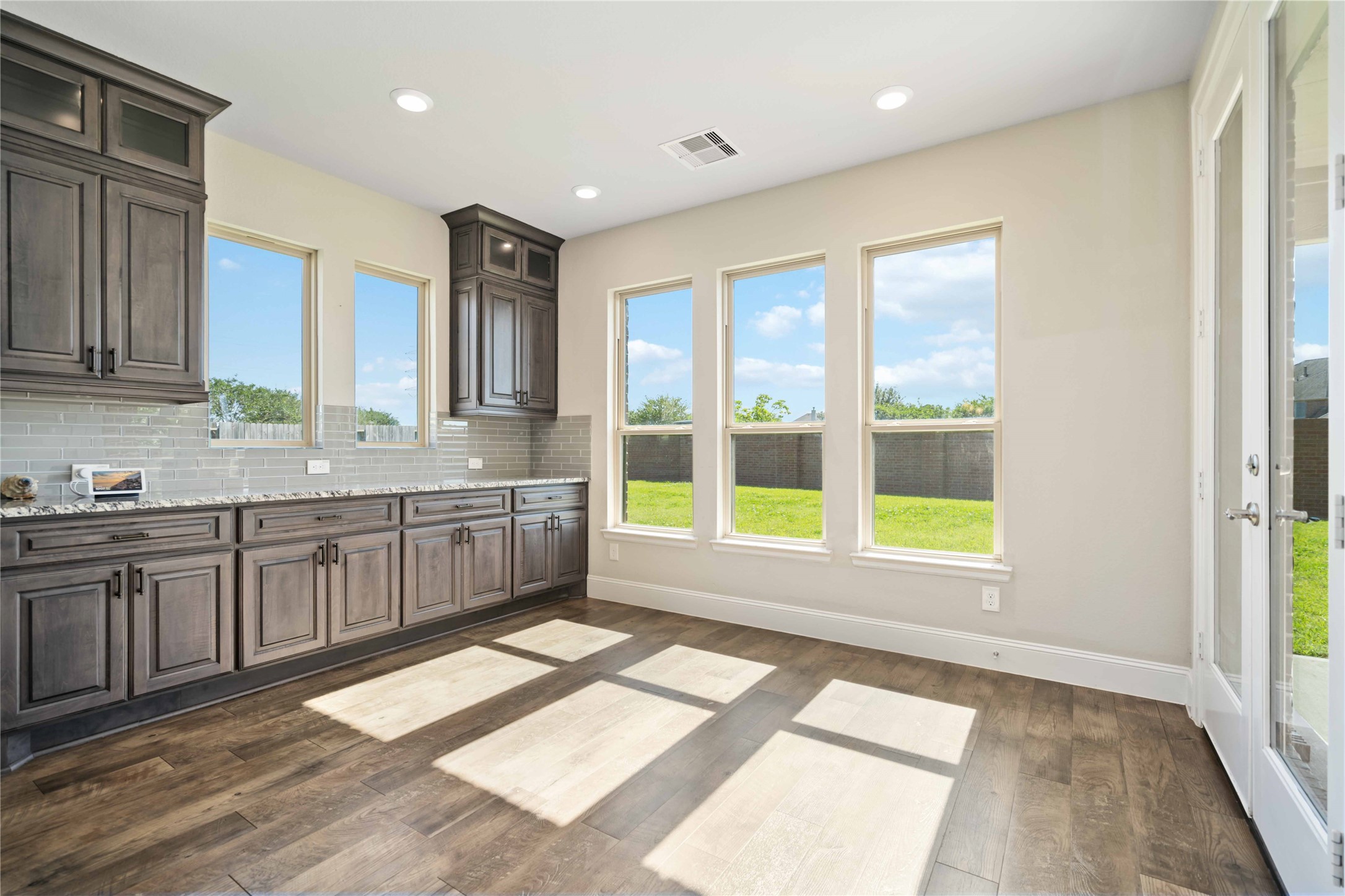 2710 Big Vine Court Property Photo 6