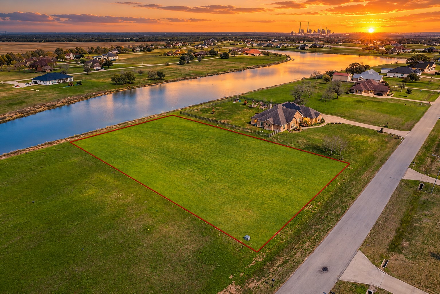 6818 Brazos Lakes Drive Property Photo 1