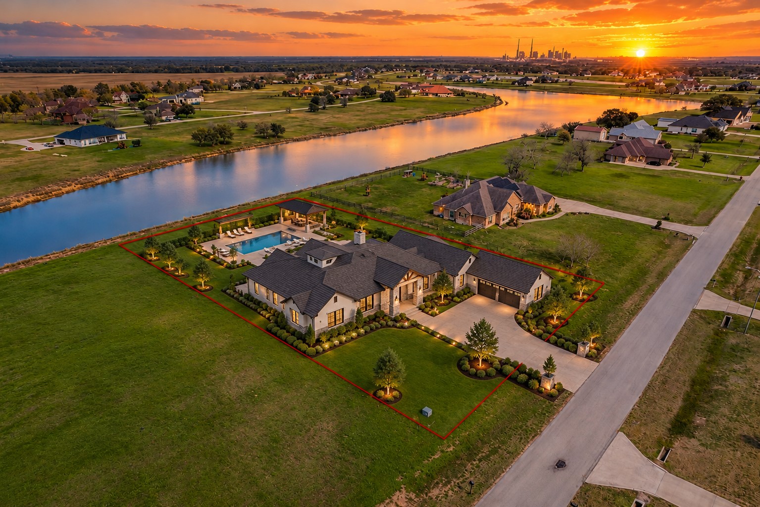 6818 Brazos Lakes Drive Property Photo 3