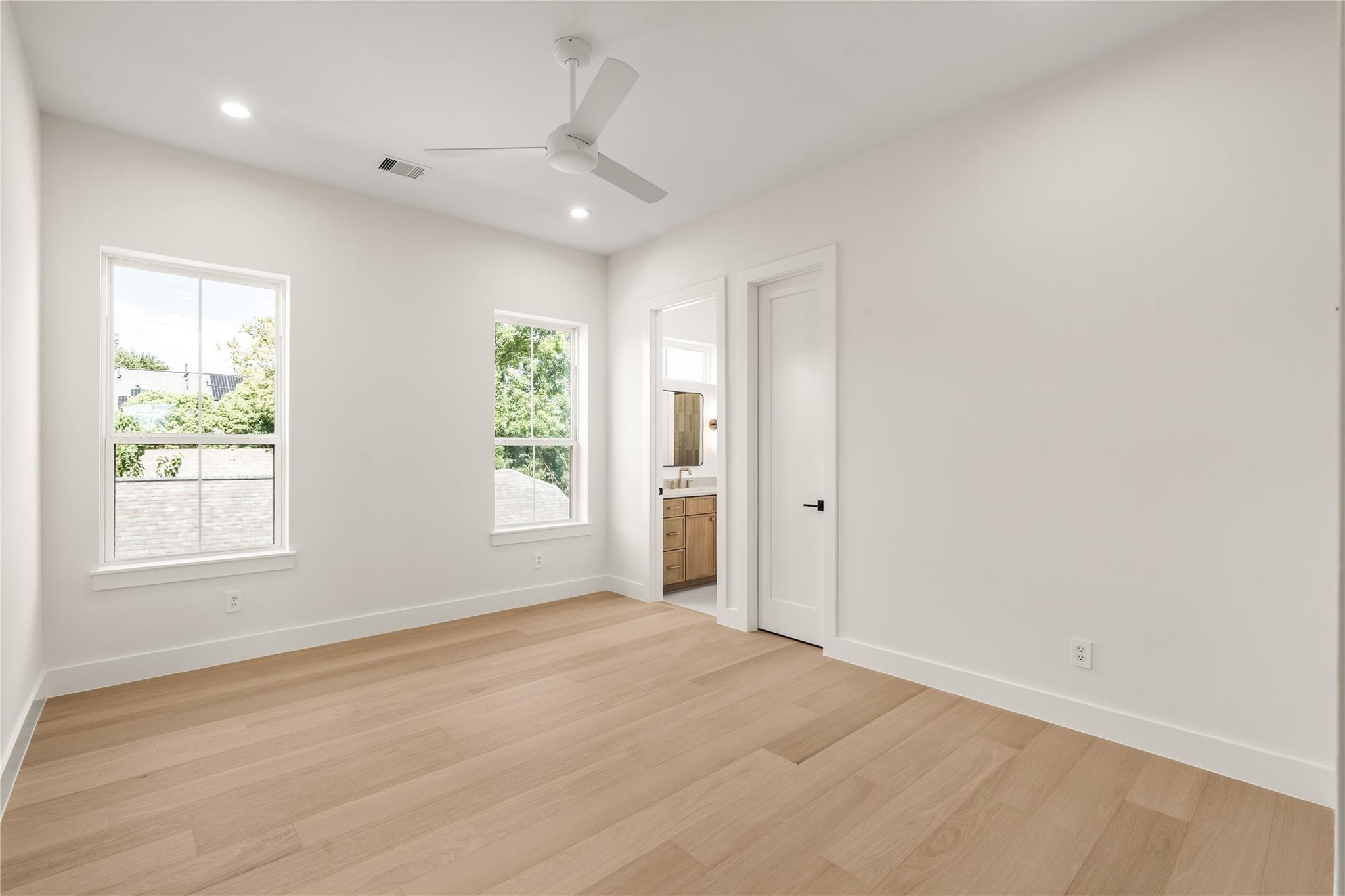 2011 Singleton Street Property Photo 30