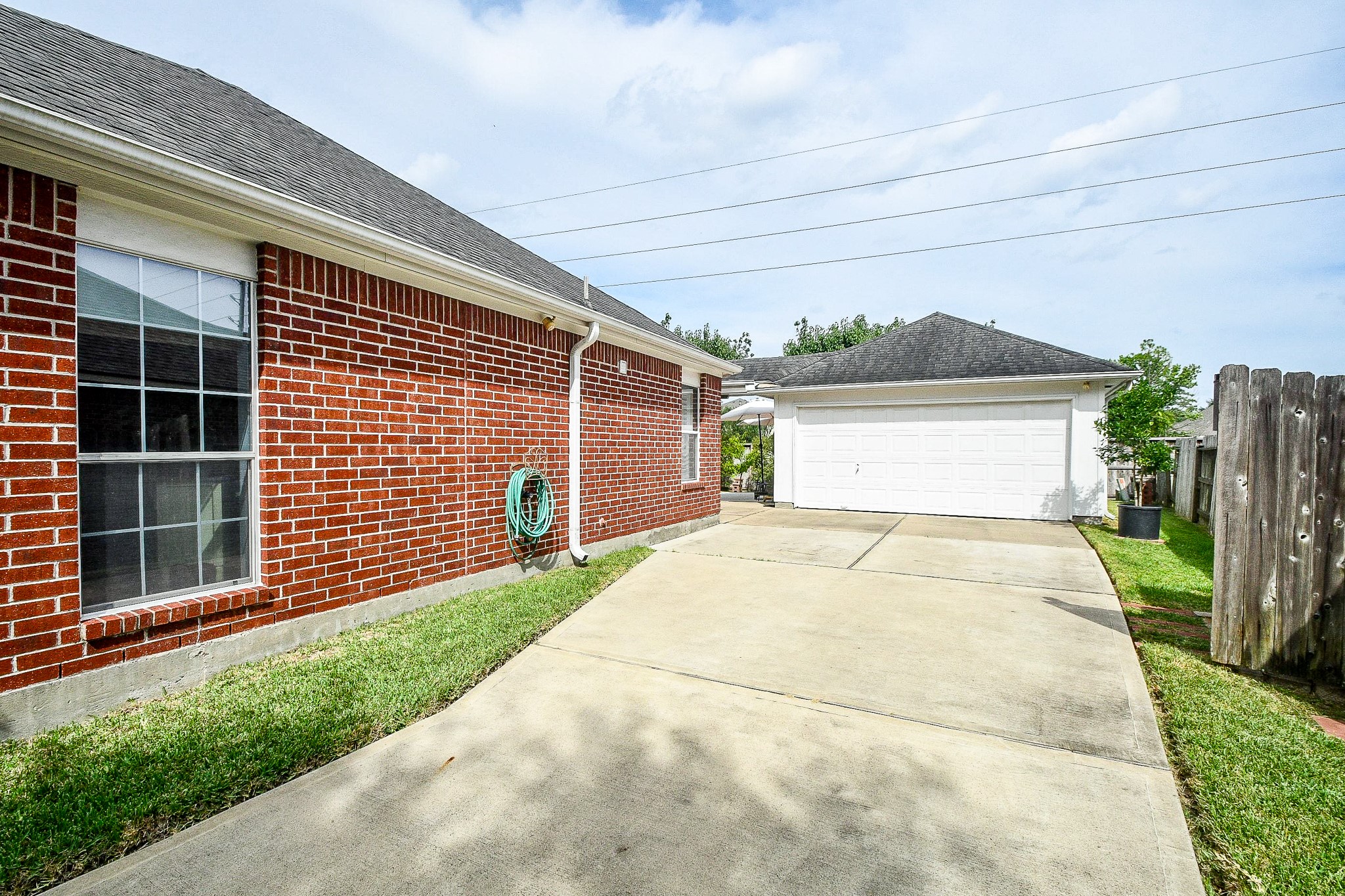2314 Barton River Court Property Photo 3