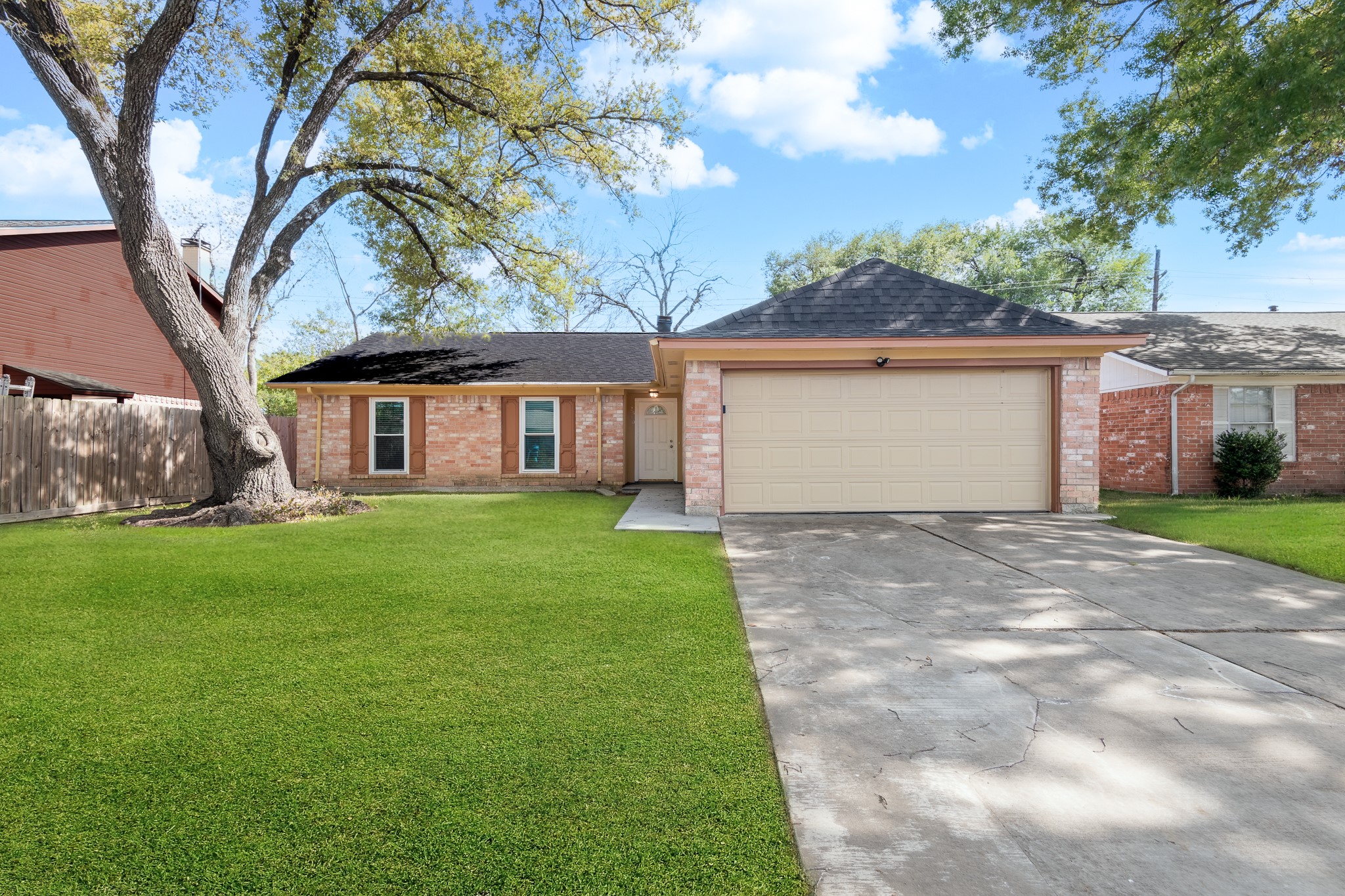2510 Marble Falls Drive Property Photo 3