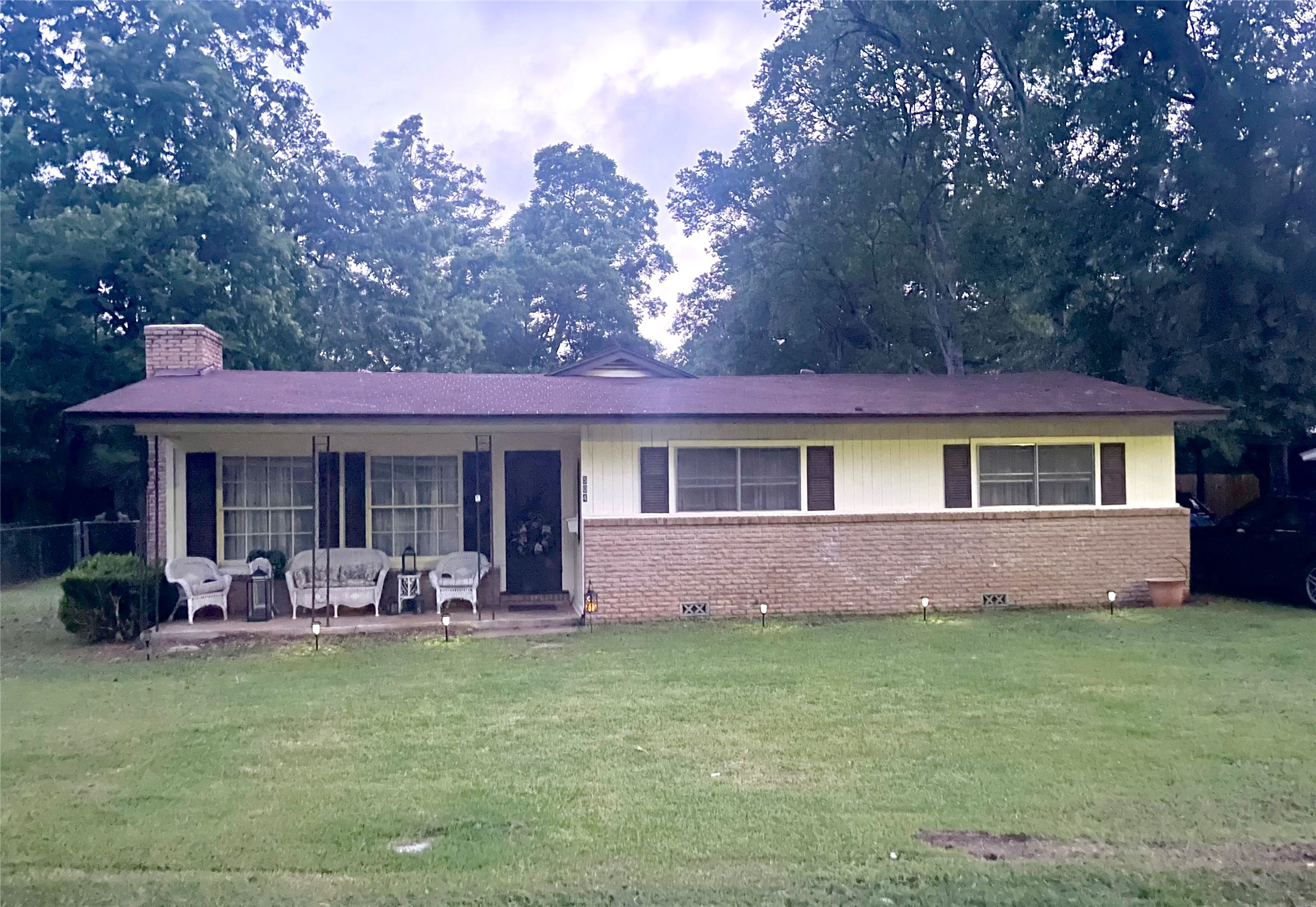 504 E Bell Avenue Property Photo 1