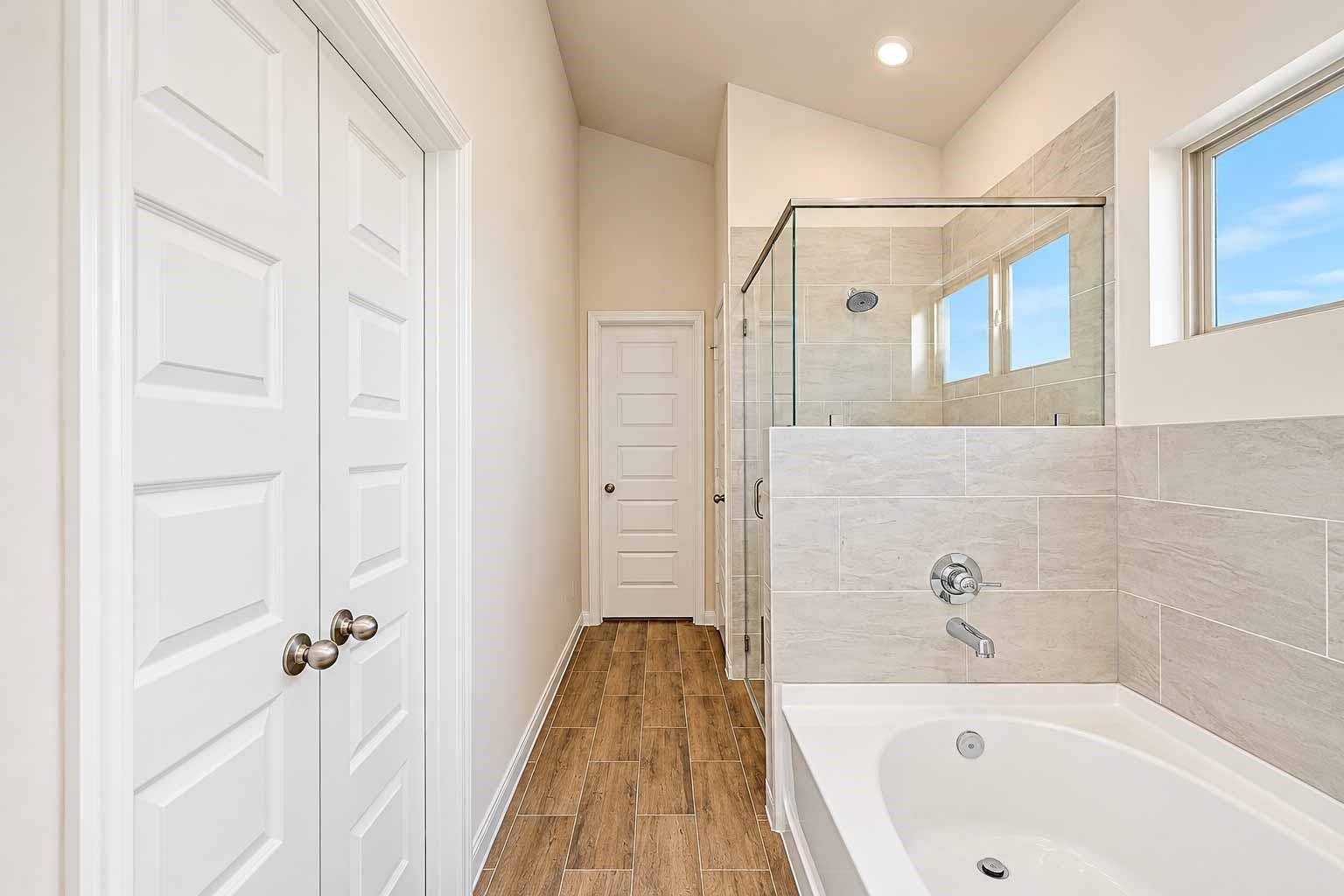 6531 Escondido Drive Property Photo 4