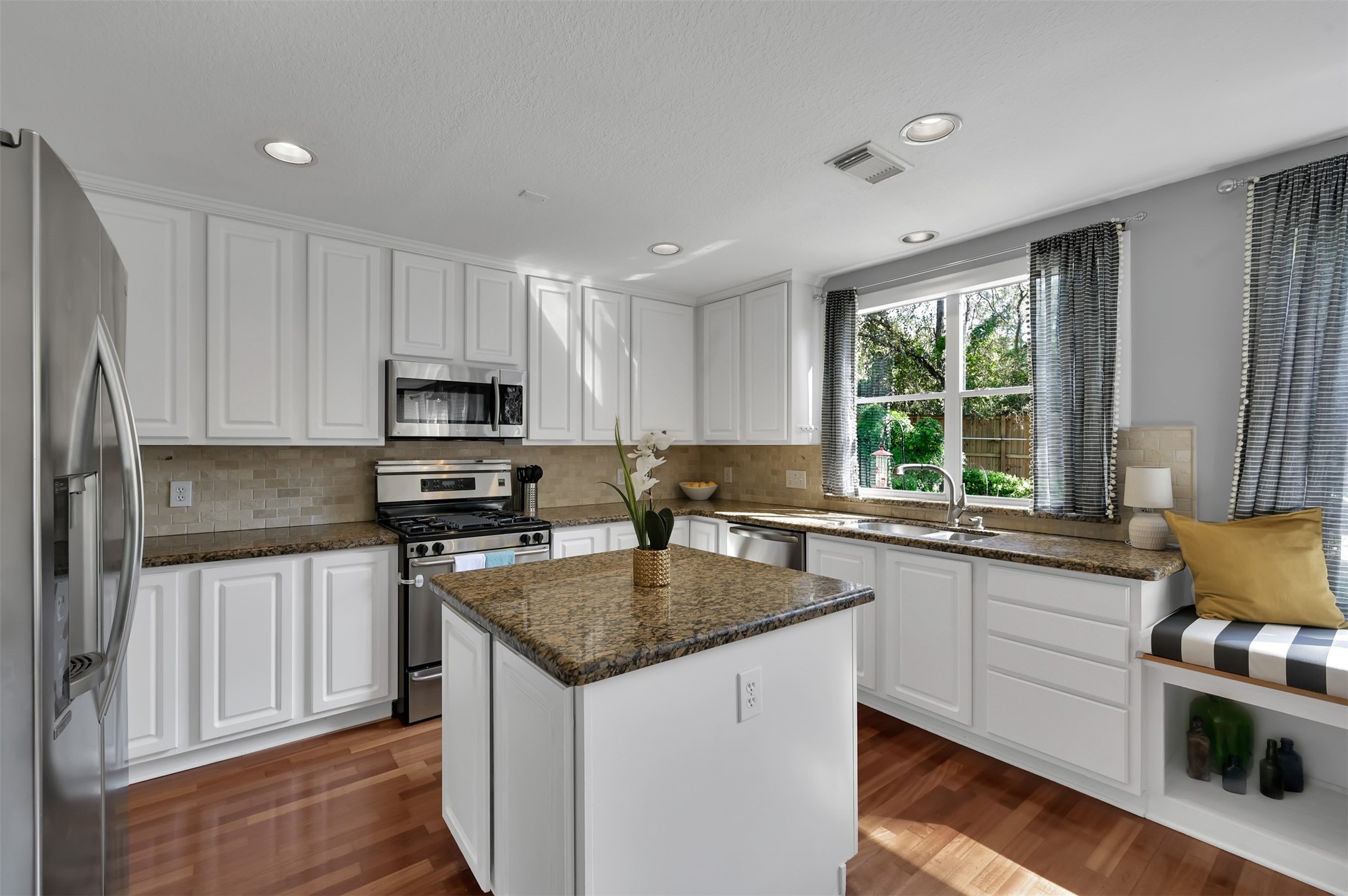 59 E Autumn Branch Circle Property Photo 8