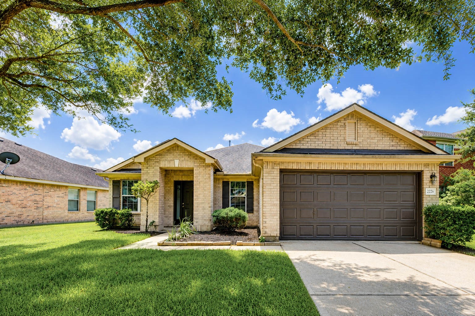 2226 Tremont Trail Lane Property Photo 1