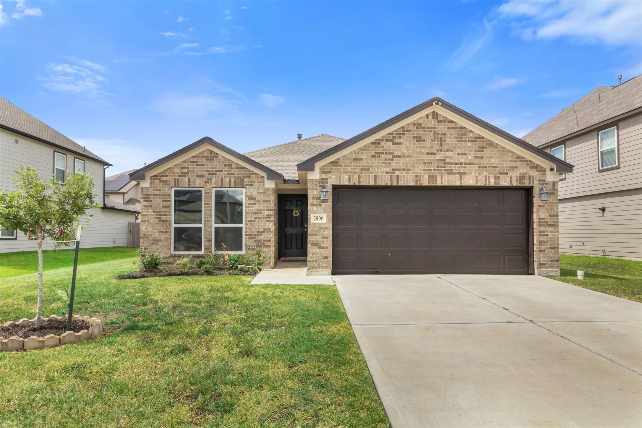 2906 Silverhorn Lane Property Photo 1