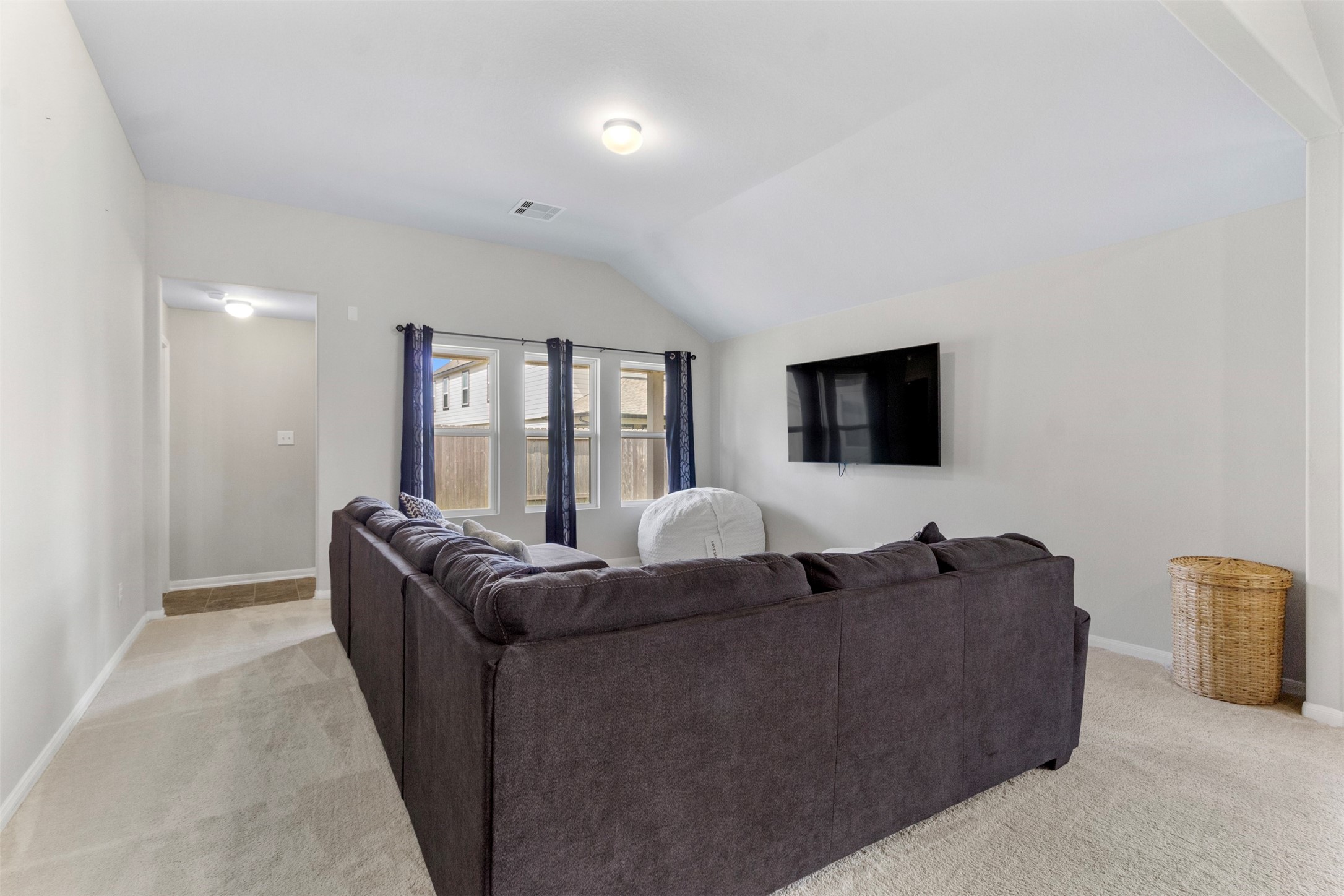 2906 Silverhorn Lane Property Photo 15