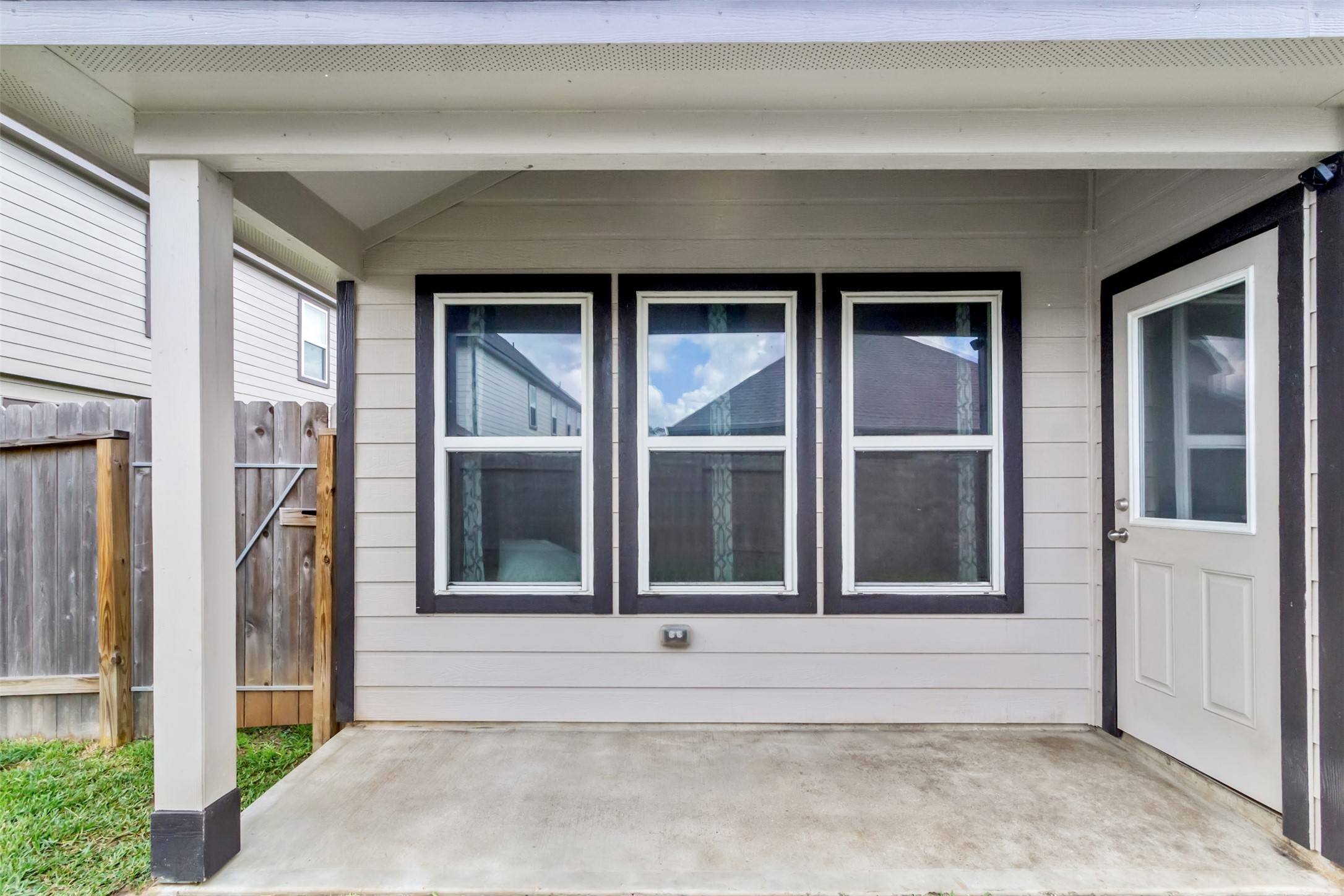 2906 Silverhorn Lane Property Photo 25