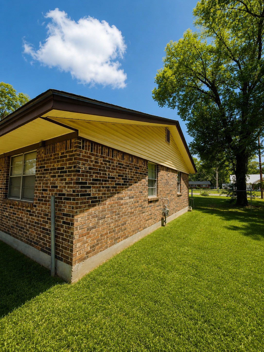 1610 Lilac Avenue Property Photo 4
