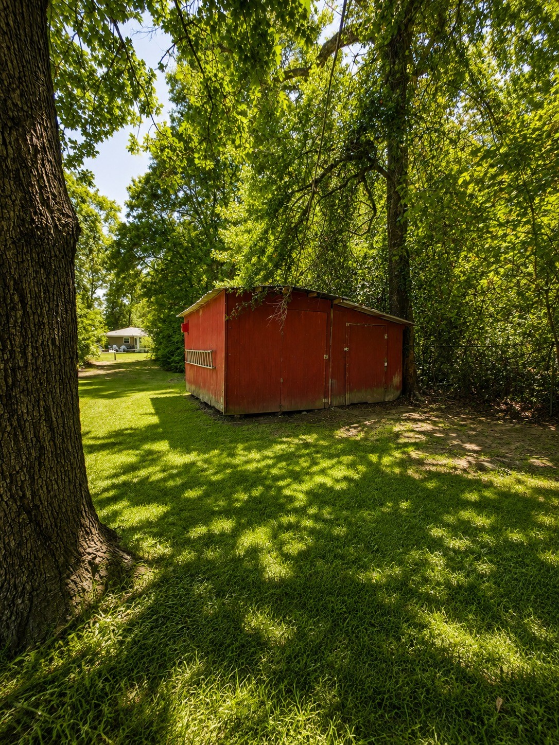 1610 Lilac Avenue Property Photo 5