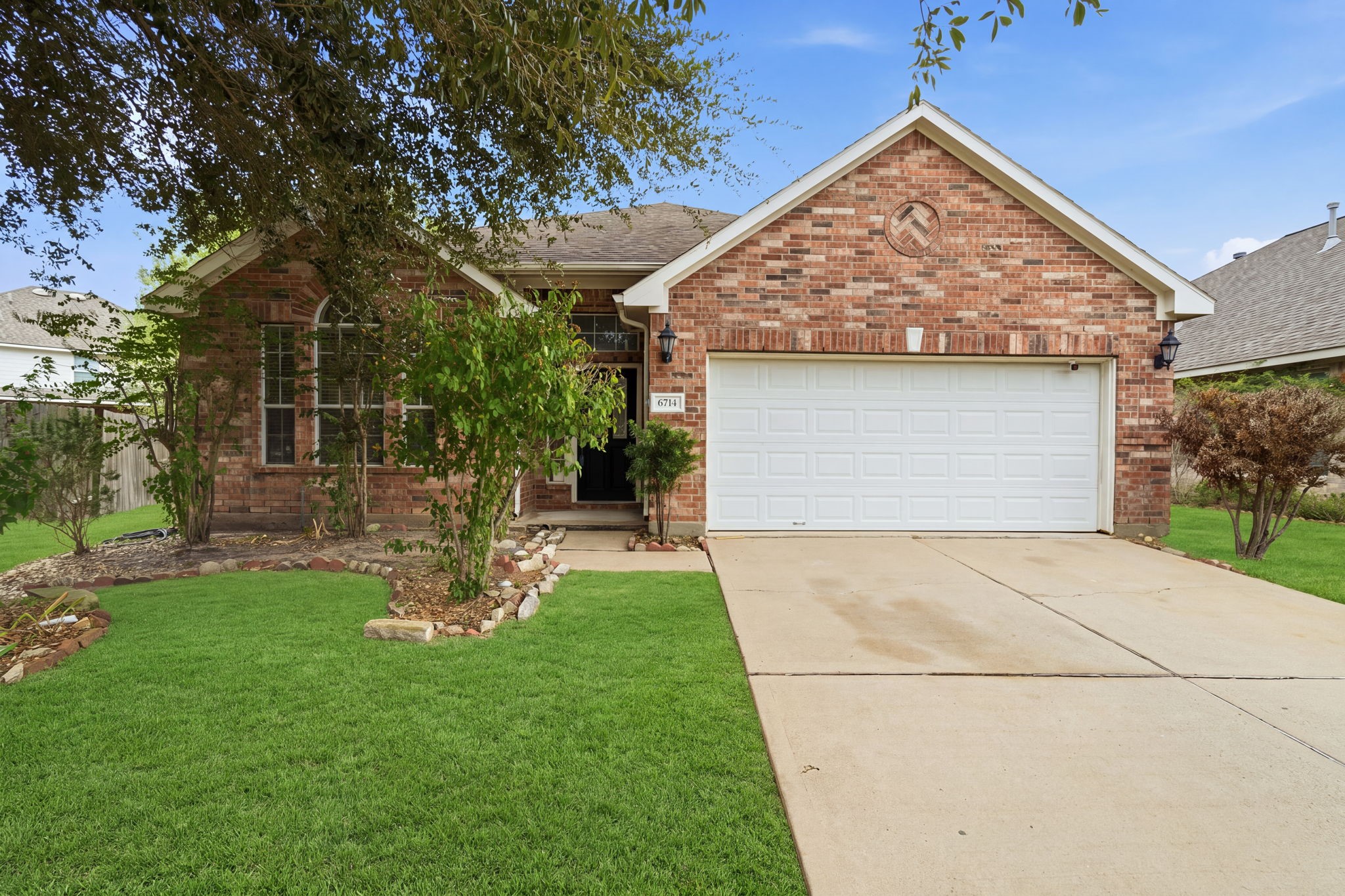 6714 Chester Oak Drive Property Photo 1