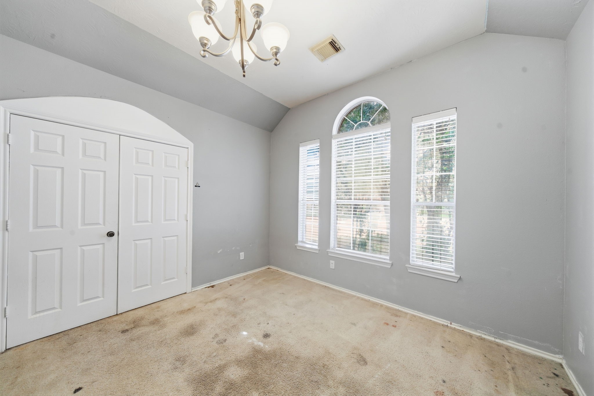 6714 Chester Oak Drive Property Photo 4