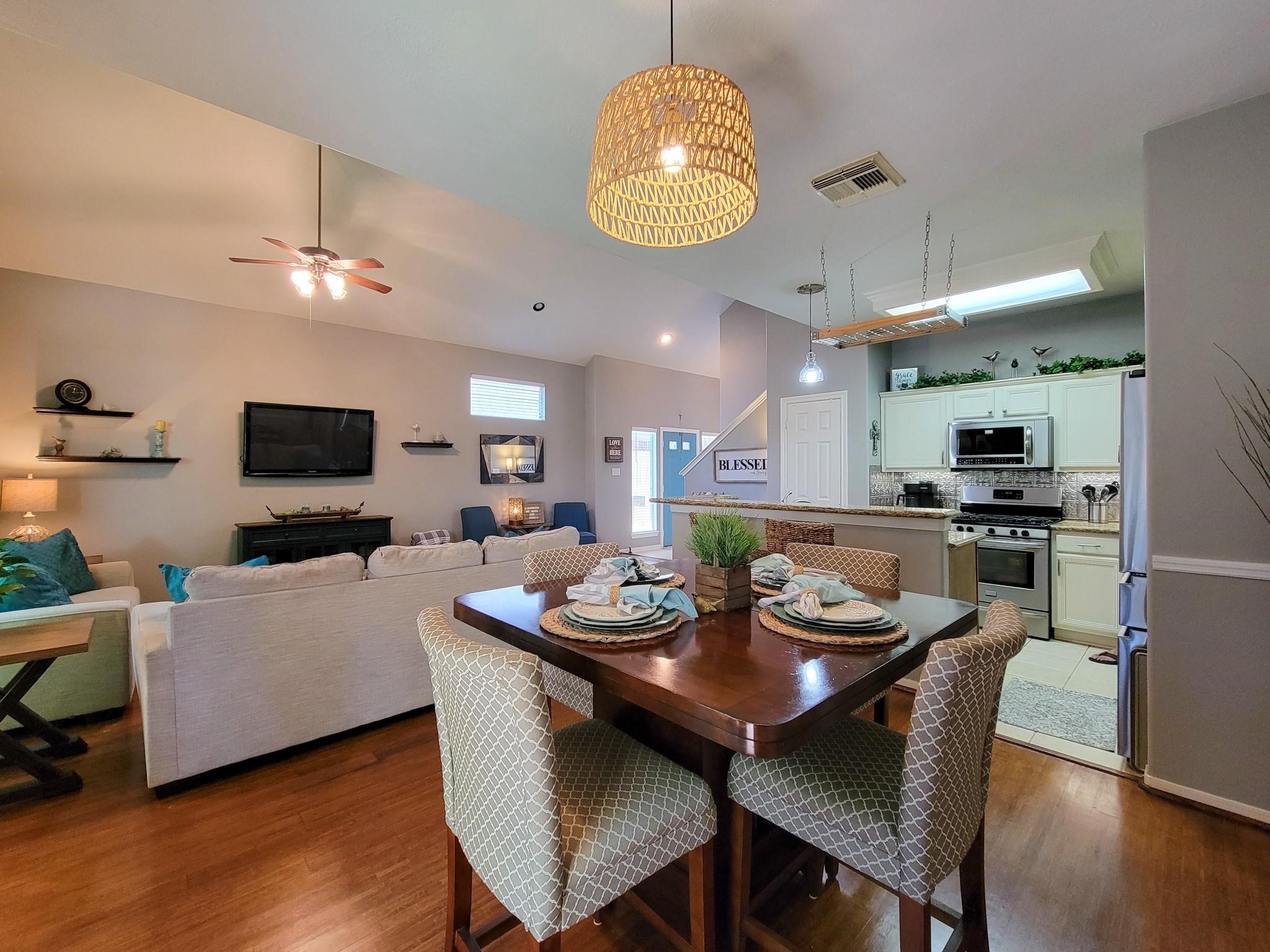 18706 Scented Candle Way Property Photo 4