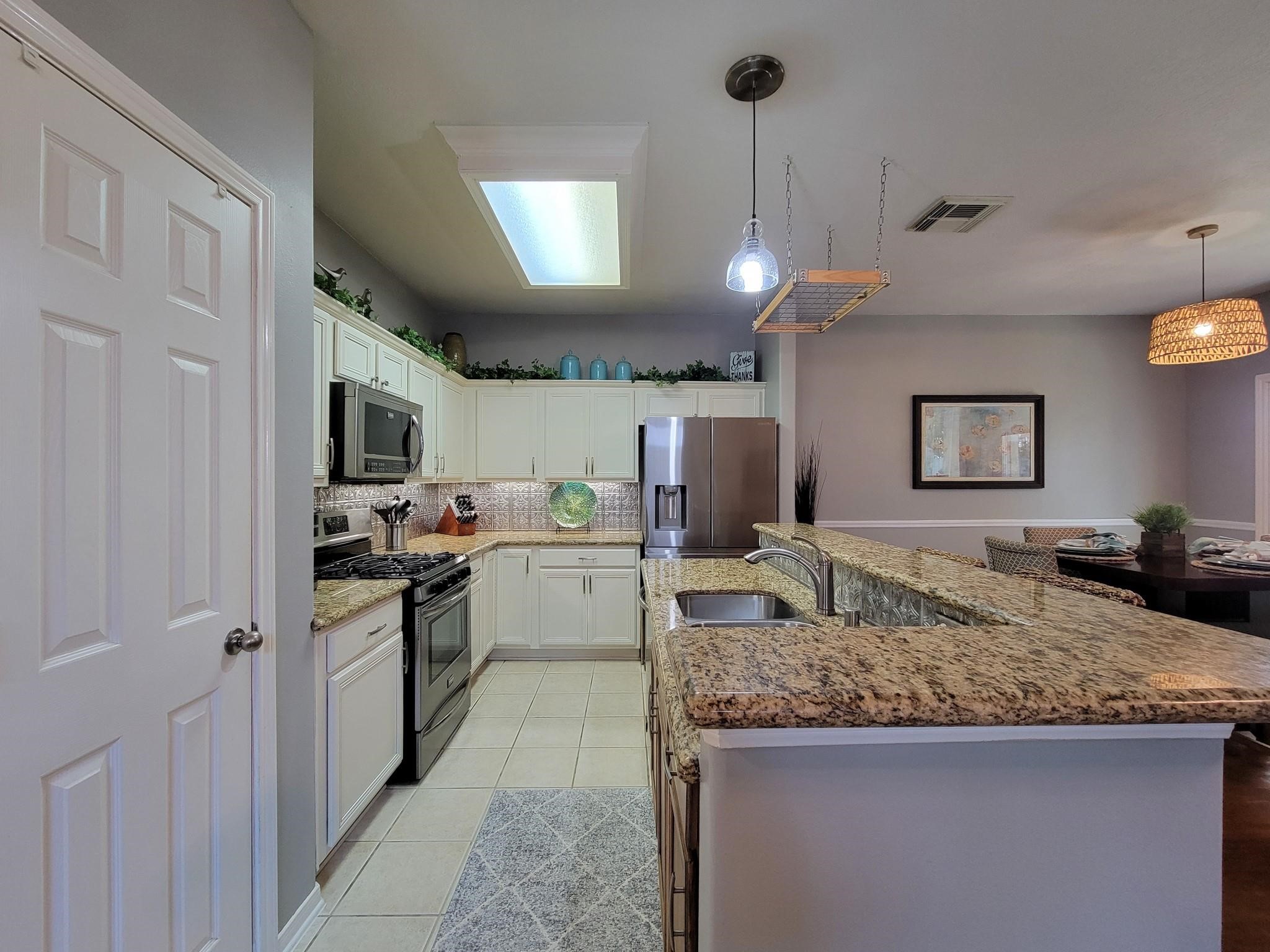 18706 Scented Candle Way Property Photo 9