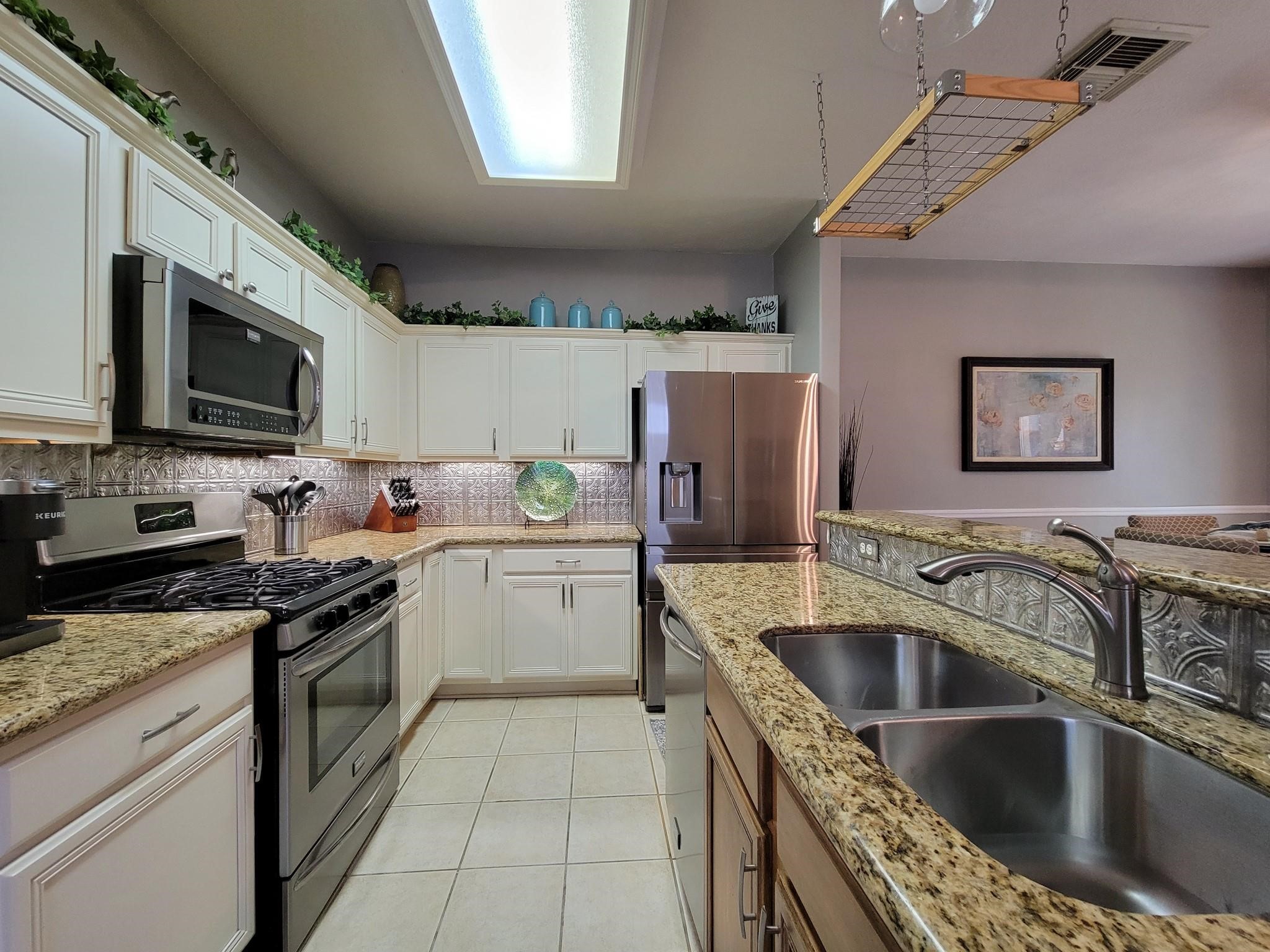 18706 Scented Candle Way Property Photo 10