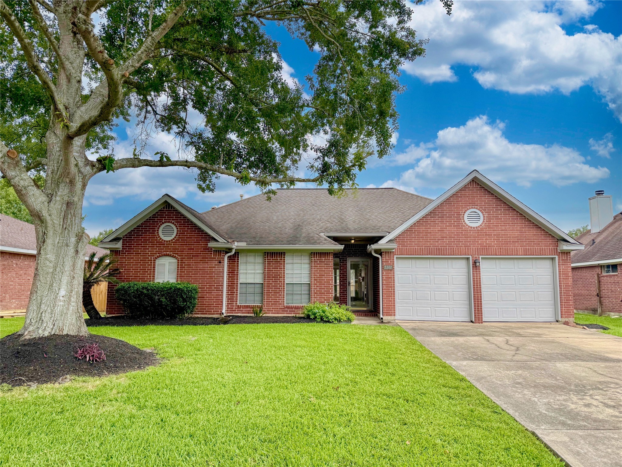3302 Deer Trail Drive Property Photo 1