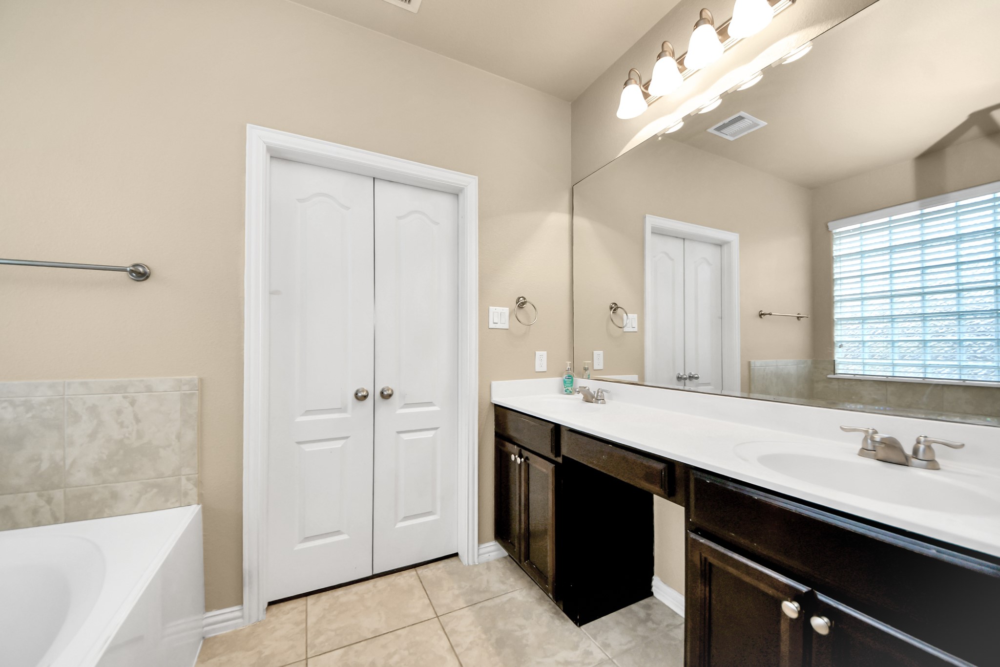 10007 Mystic Spring Lane Property Photo 28