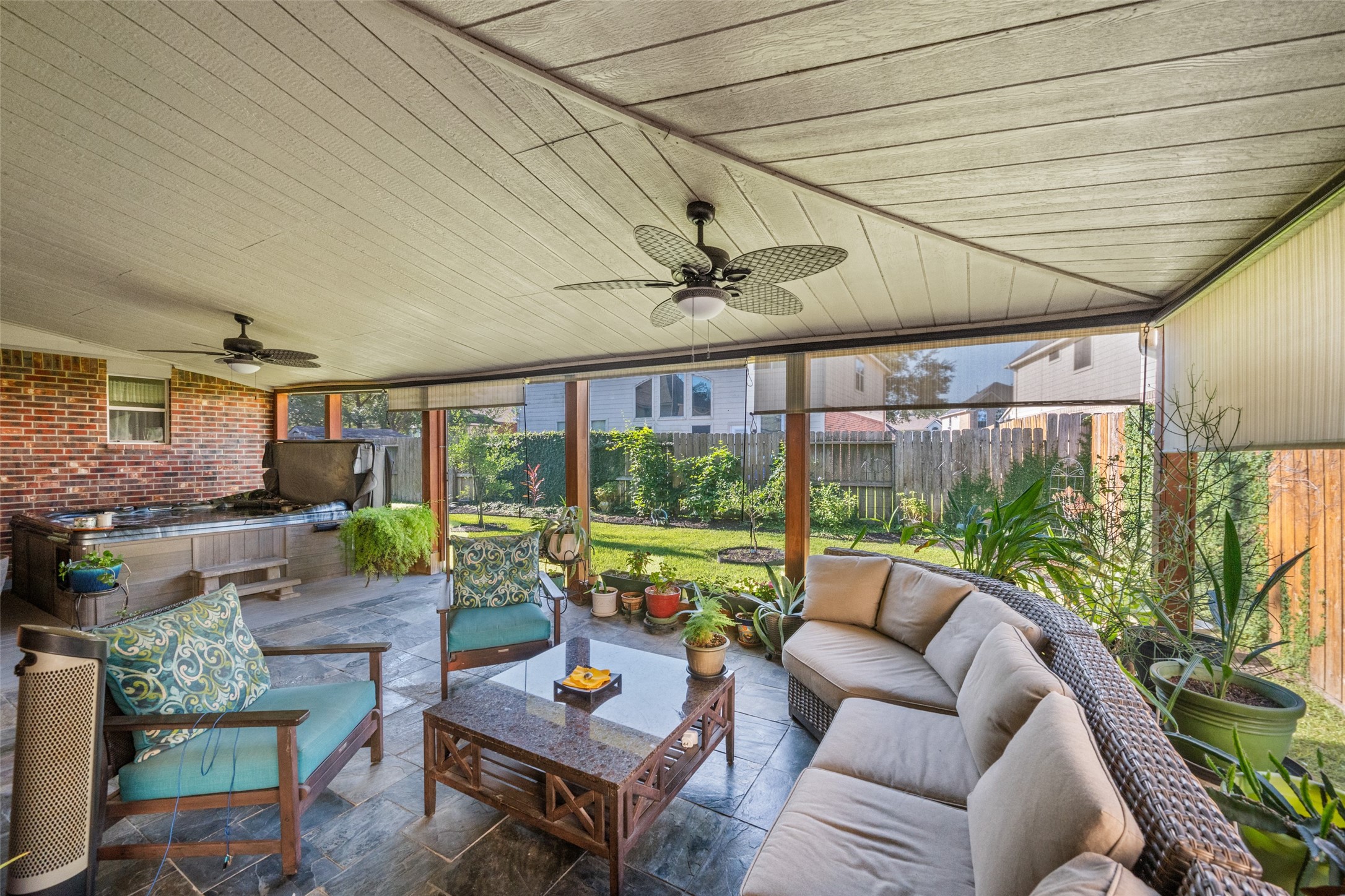 19314 Aquatic Drive Property Photo 6