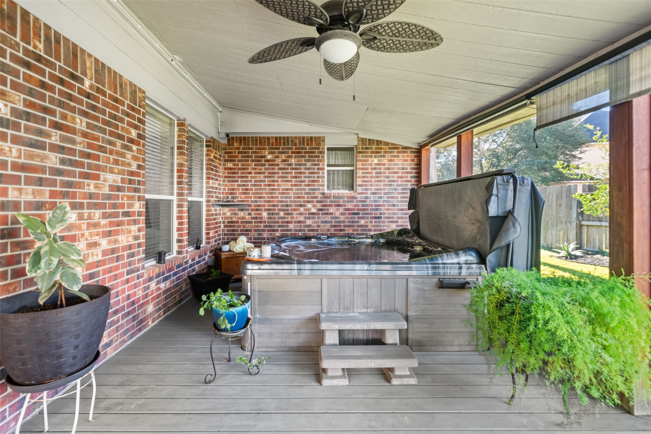 19314 Aquatic Drive Property Photo 7