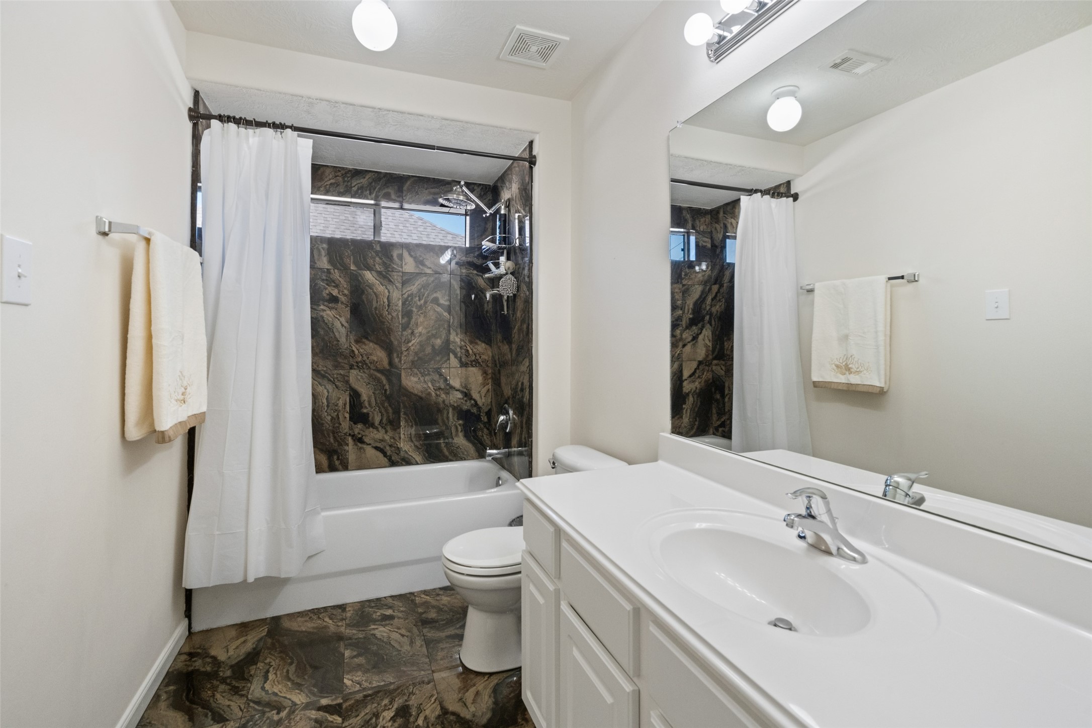 19314 Aquatic Drive Property Photo 34