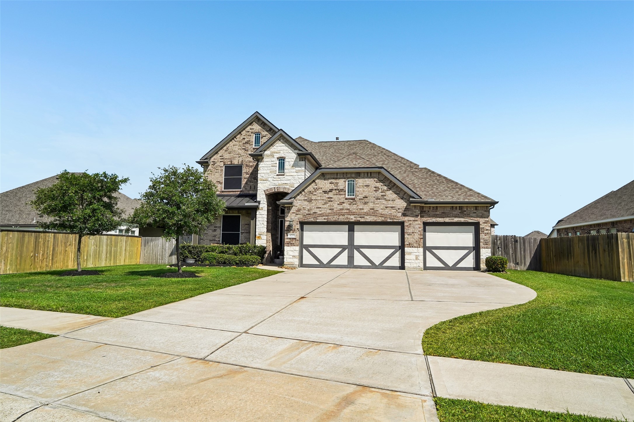 11715 Autumn Leaf Drive Property Photo 2