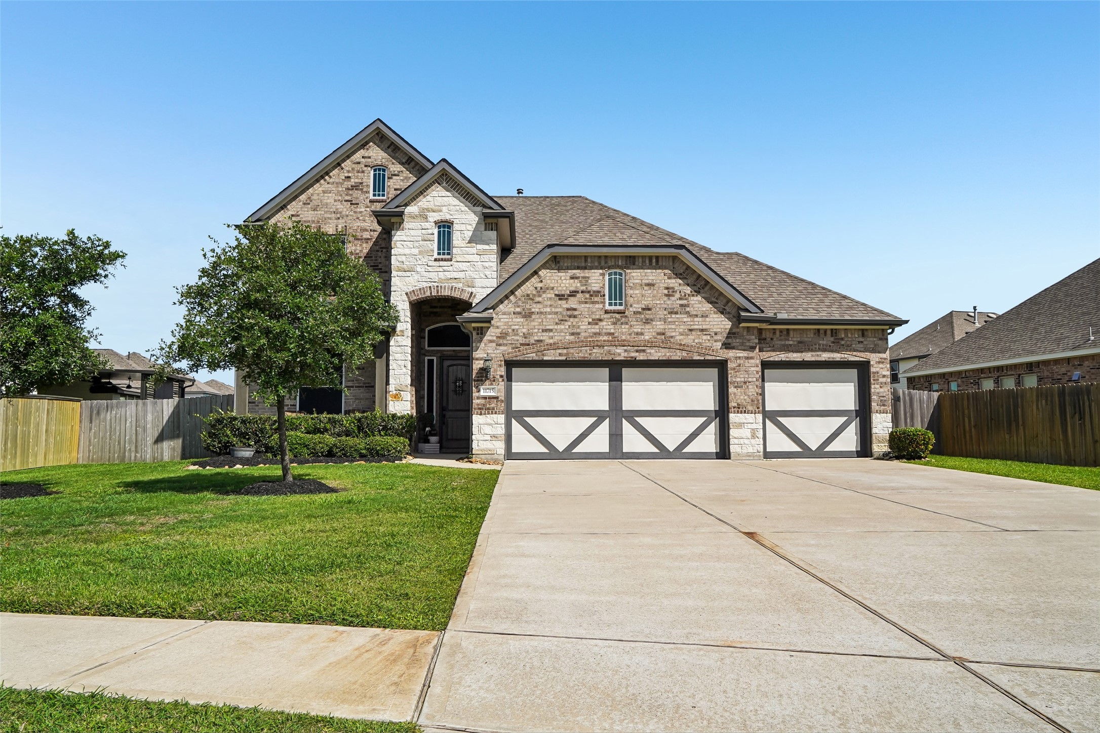 11715 Autumn Leaf Drive Property Photo 3
