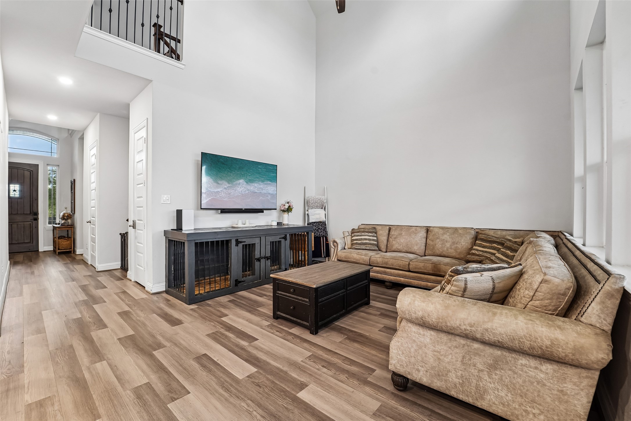 11715 Autumn Leaf Drive Property Photo 4